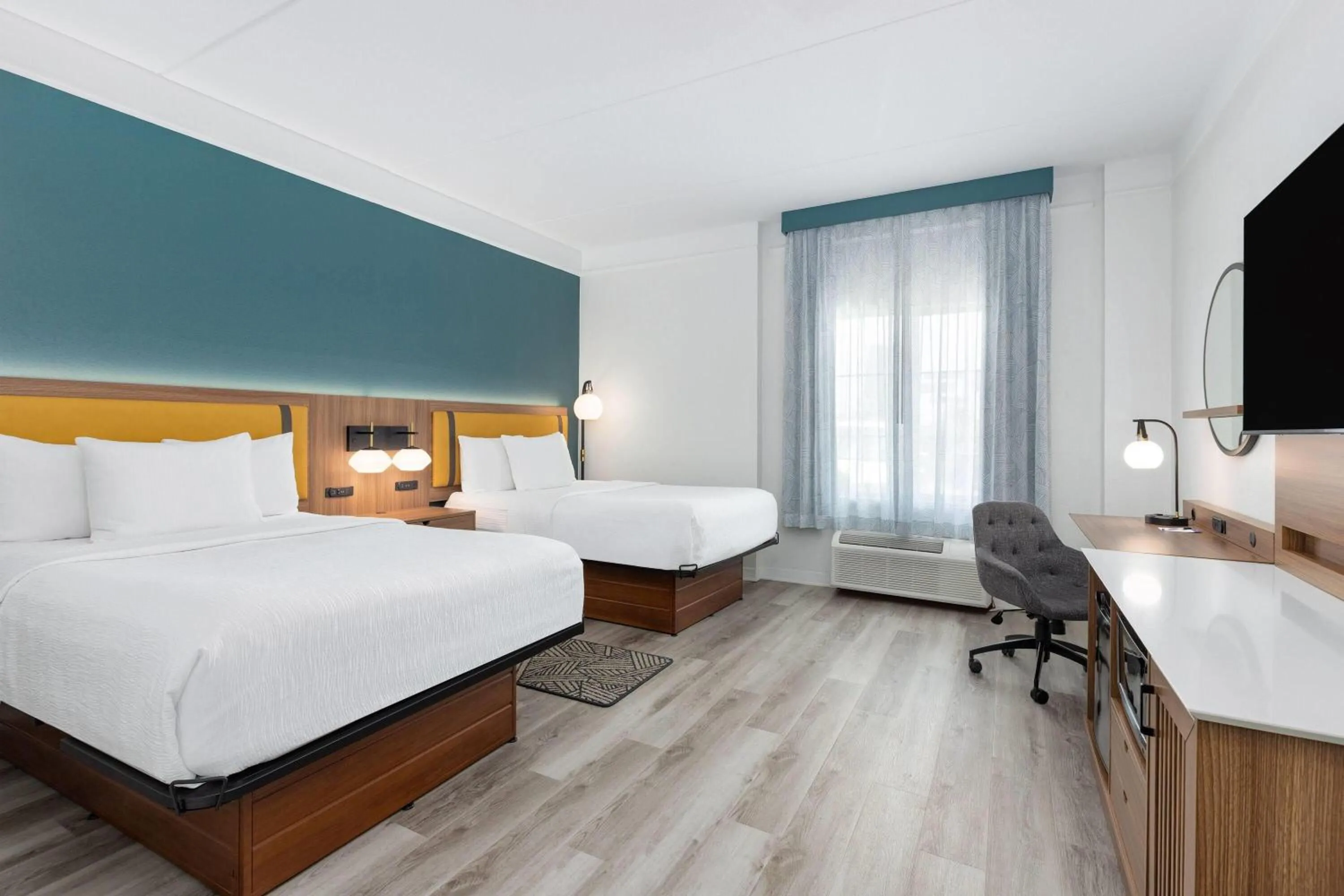 Photo of the whole room, Bed in La Quinta by Wyndham Sherman