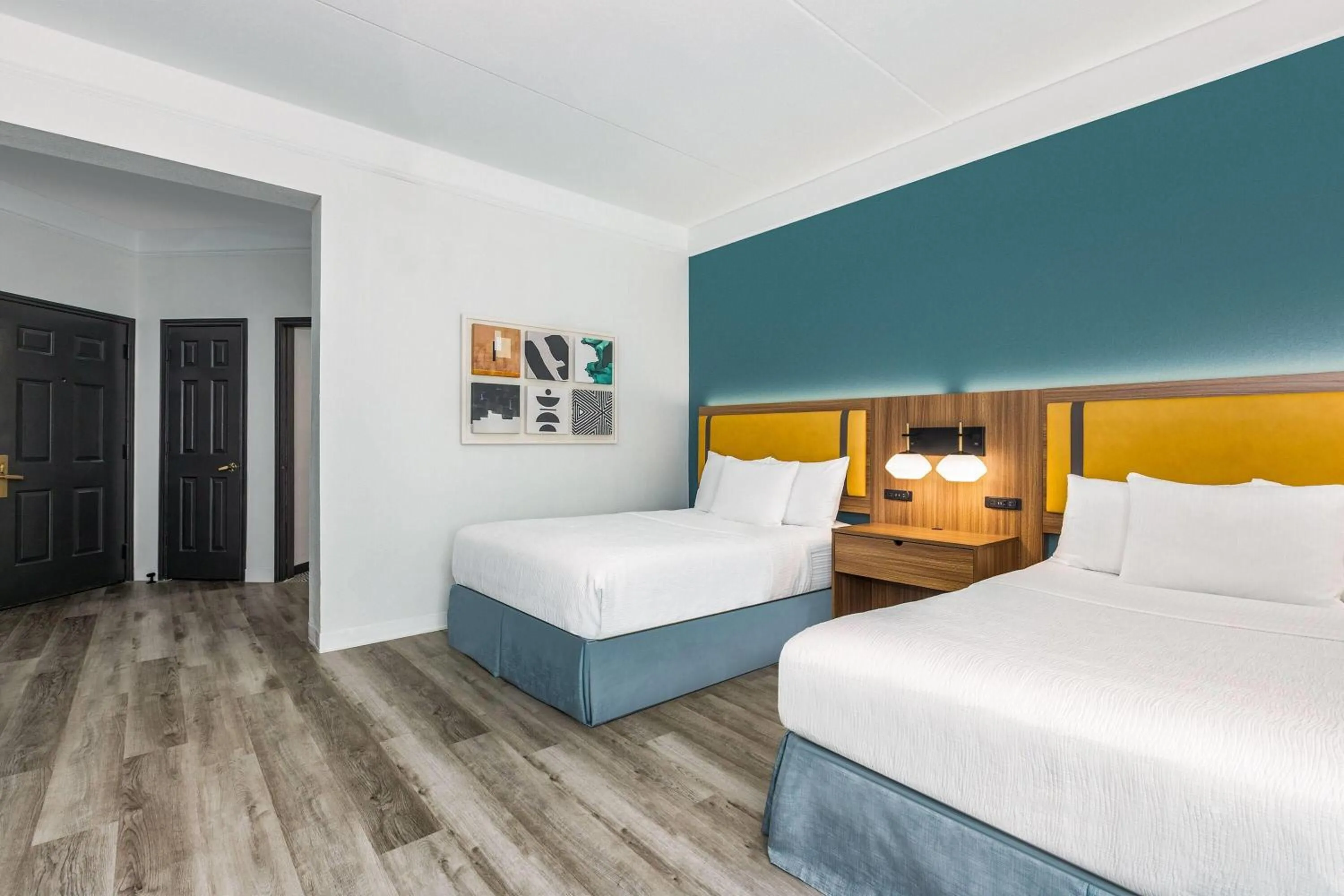 Photo of the whole room, Bed in La Quinta by Wyndham Sherman