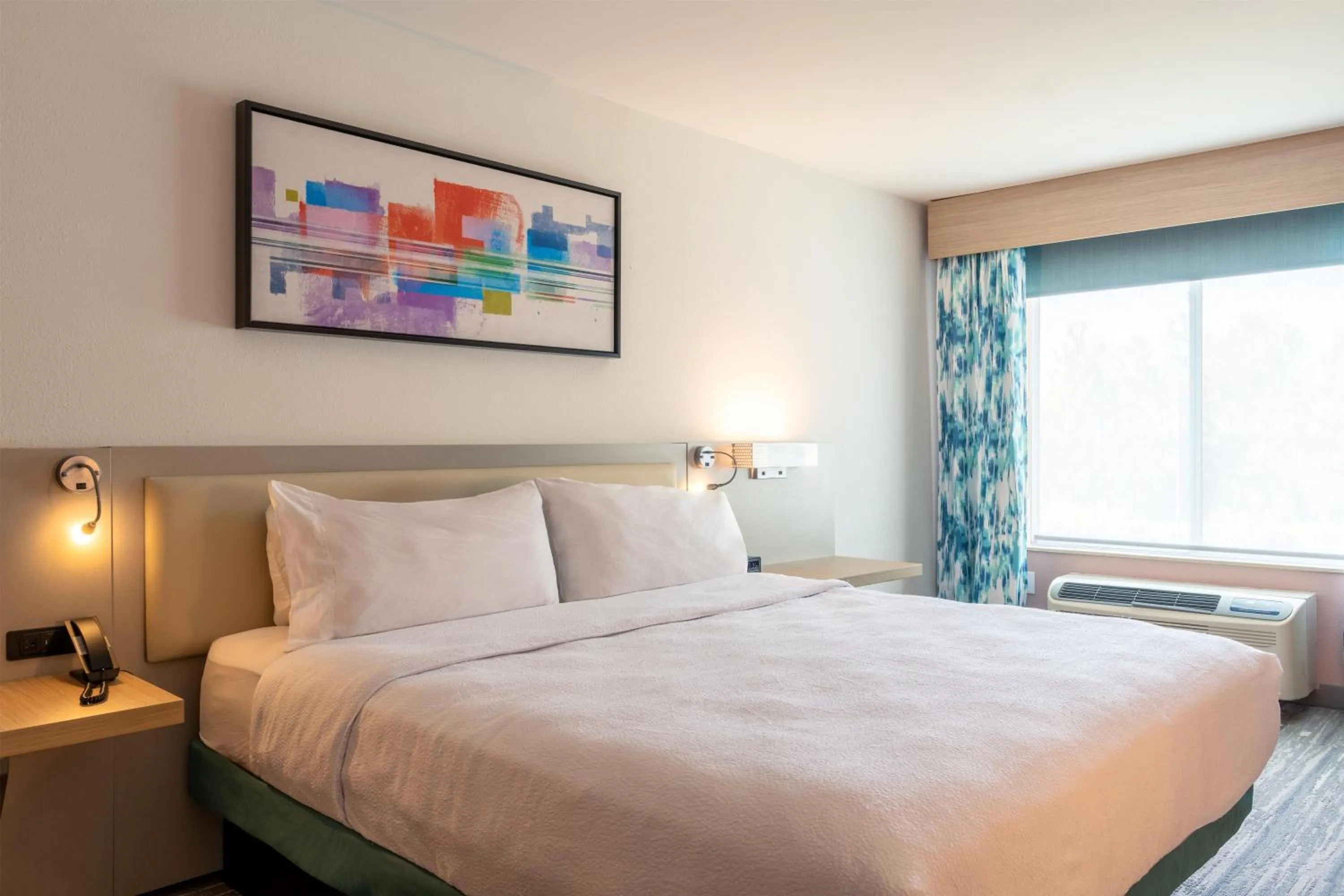 Bed in Hilton Garden Inn Portland Airport