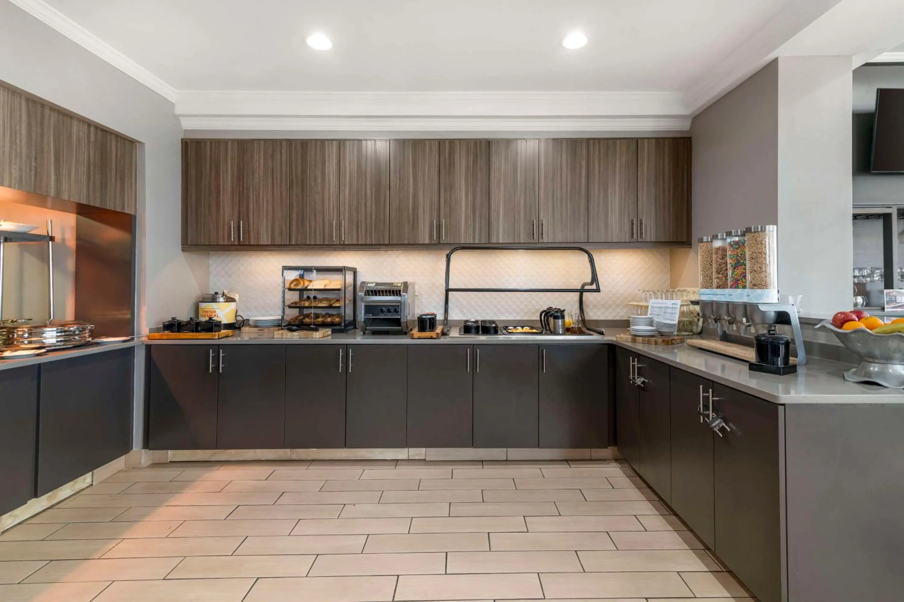 Breakfast in Hilton Garden Inn Portland Airport