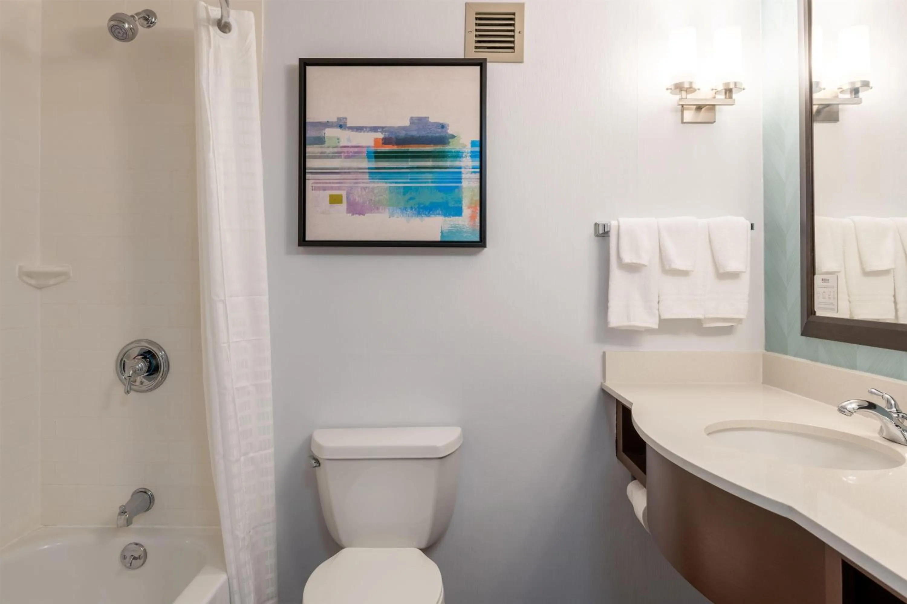 Bathroom in Hilton Garden Inn Portland Airport