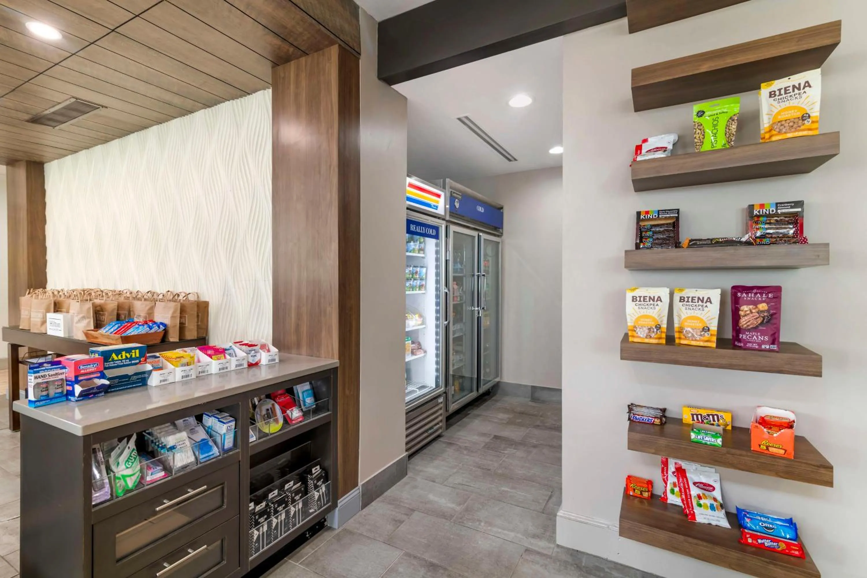 Restaurant/places to eat in Hilton Garden Inn Portland Airport