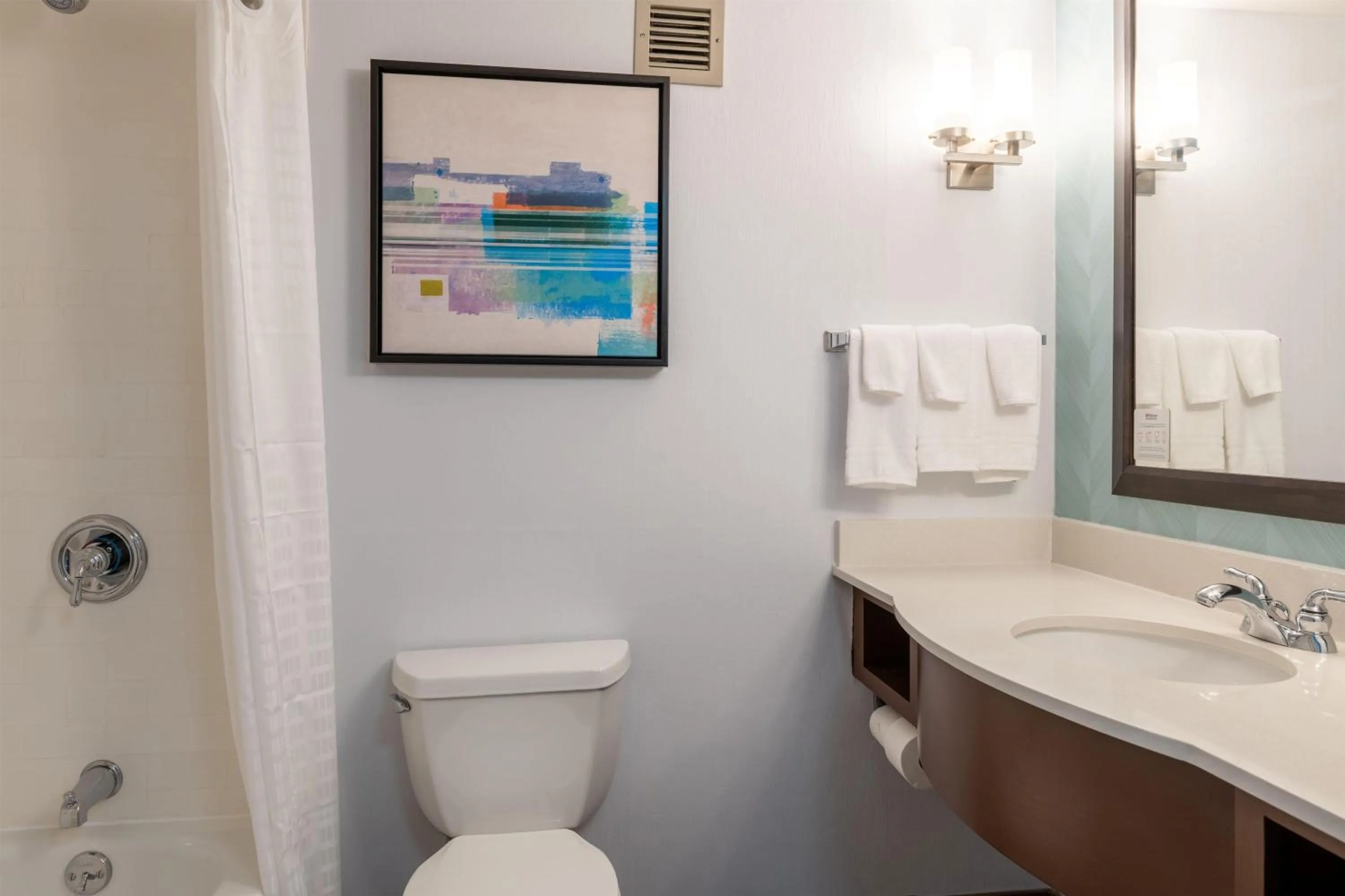 Bathroom in Hilton Garden Inn Portland Airport