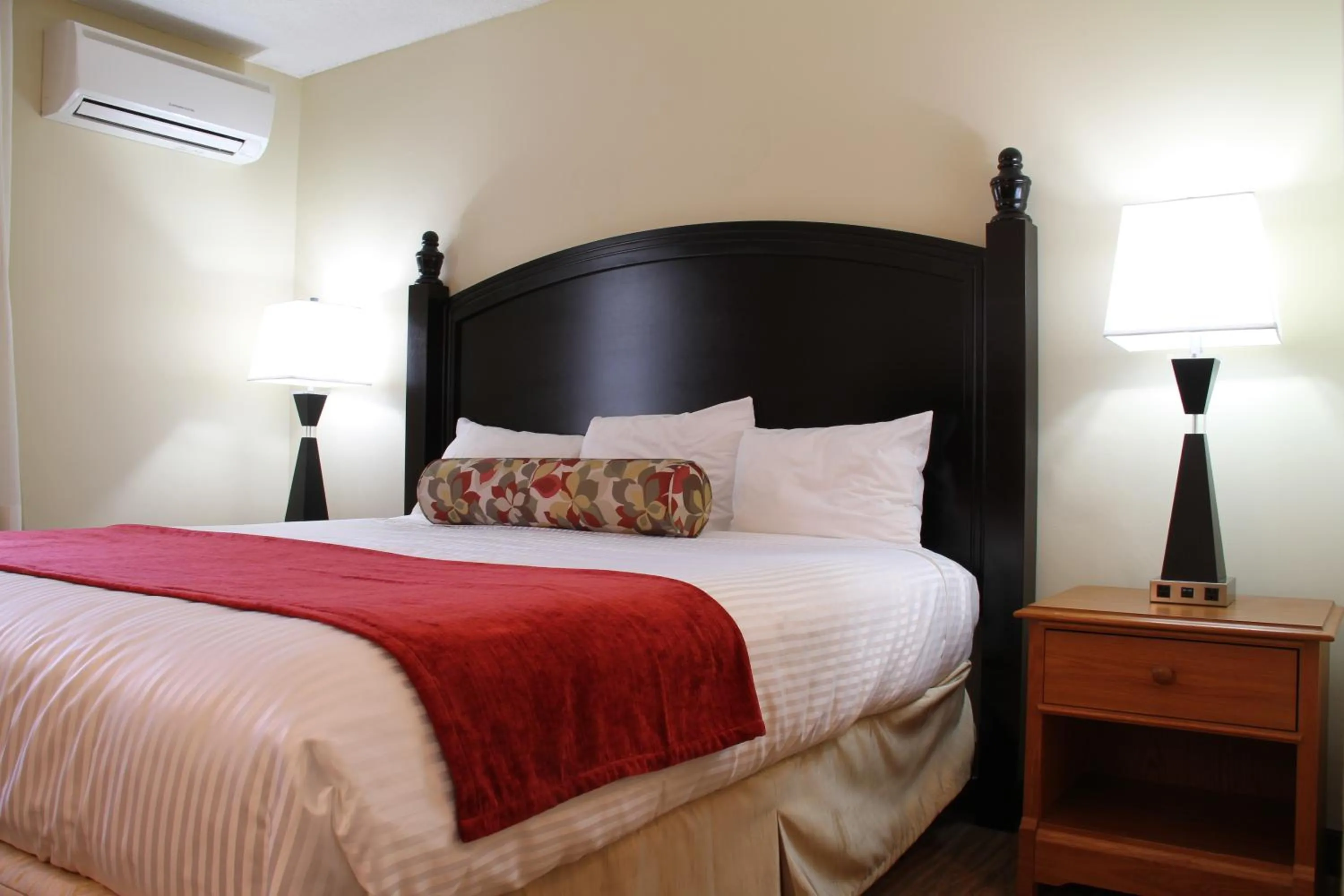 Bed in Village of Loon Mountain - VI