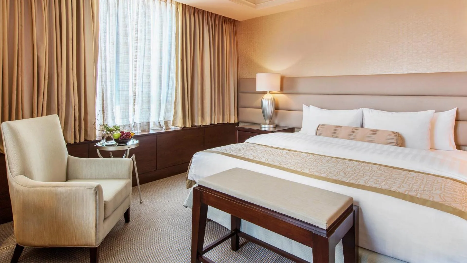 Bedroom, Bed in Quest Plus Filinvest City Manila