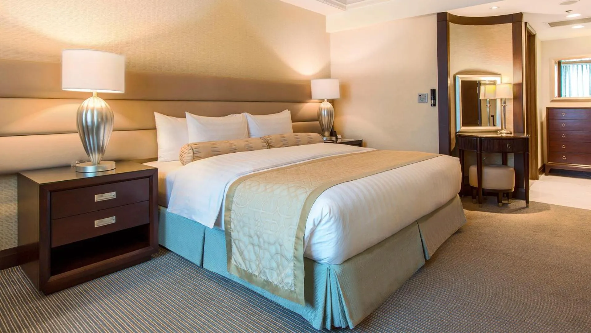 Bedroom, Bed in Quest Plus Filinvest City Manila