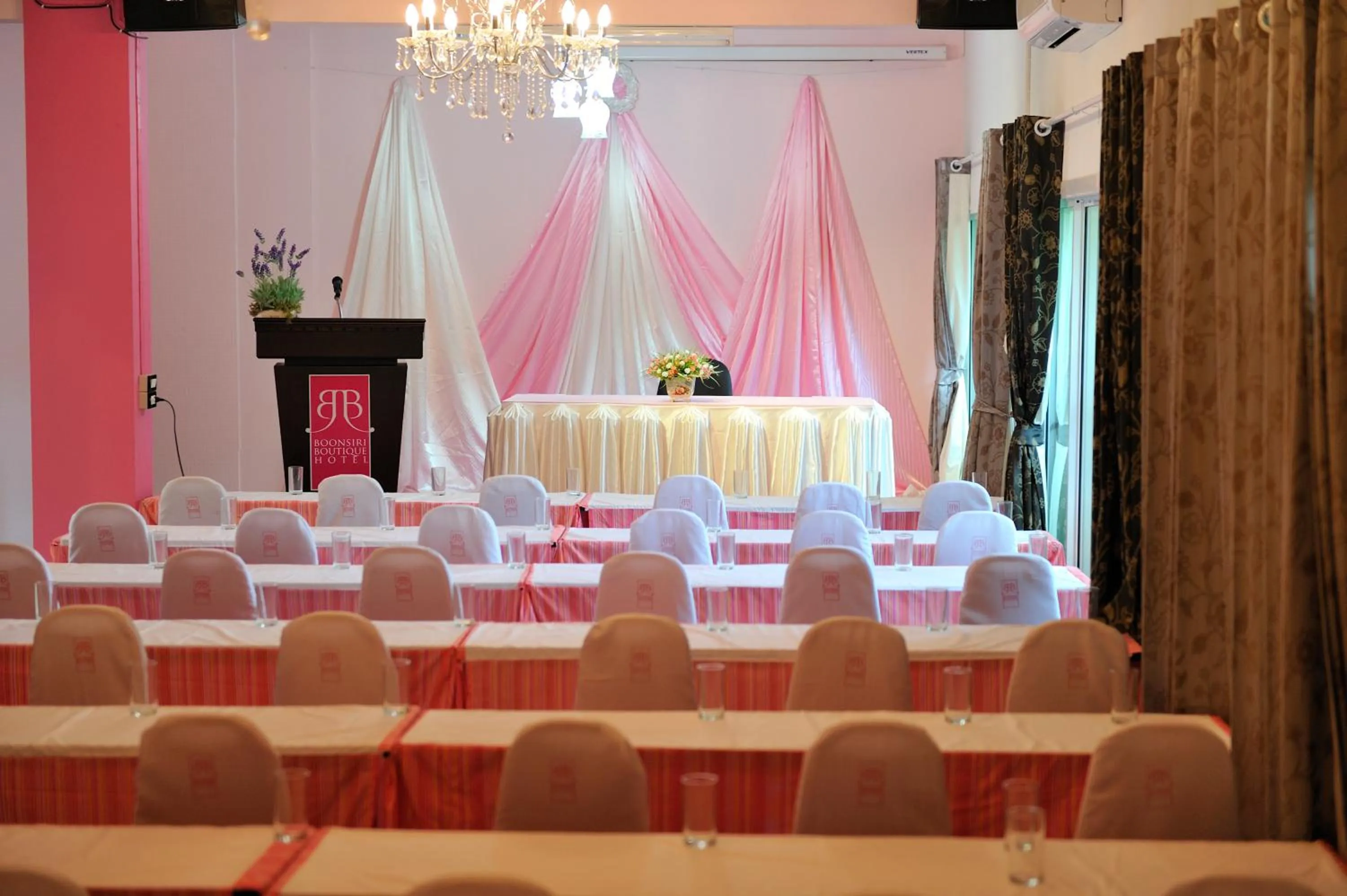 Meeting/conference room in Boonsiri Boutique Hotel