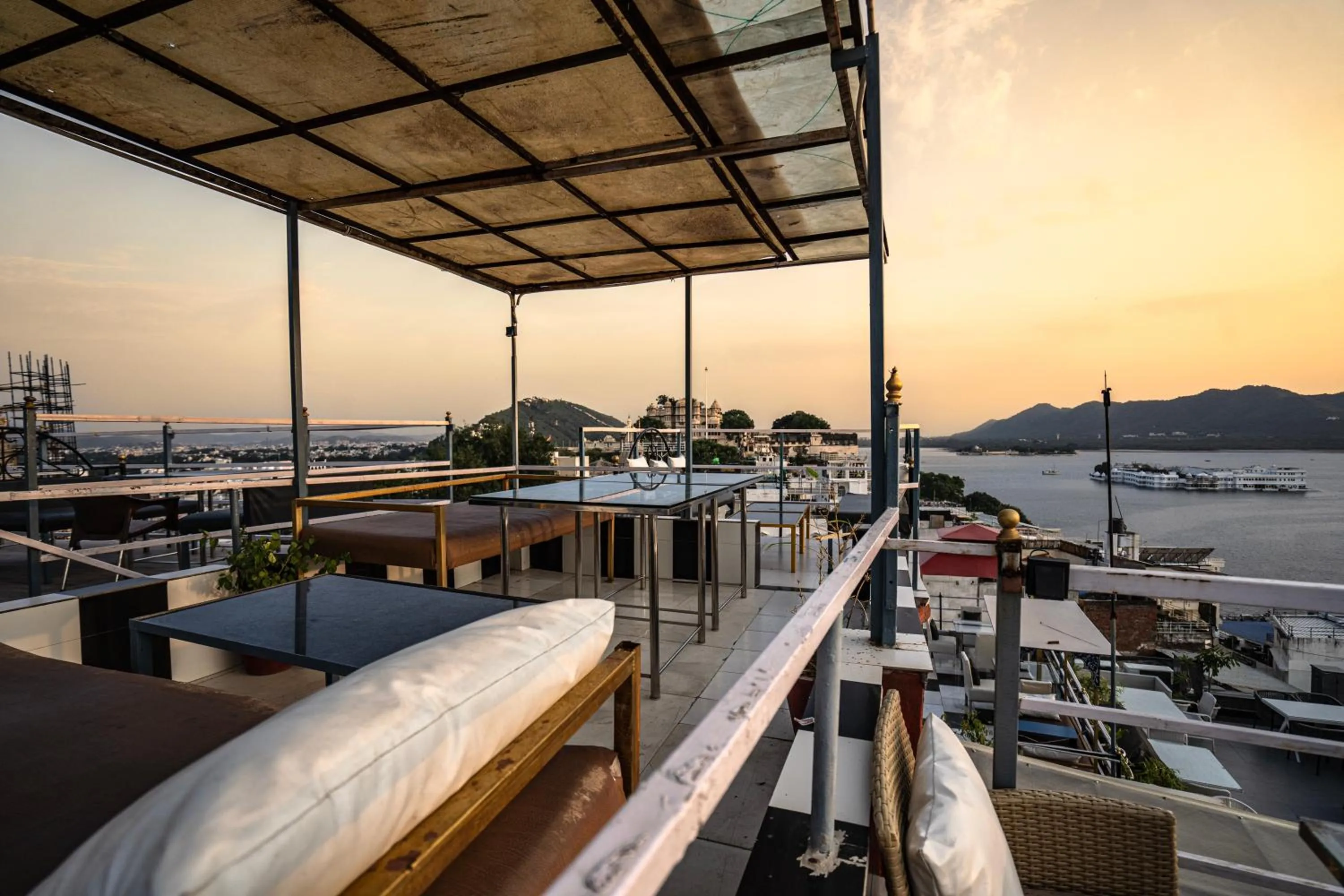 Restaurant/places to eat in The Lake View Hotel- On Lake Pichola