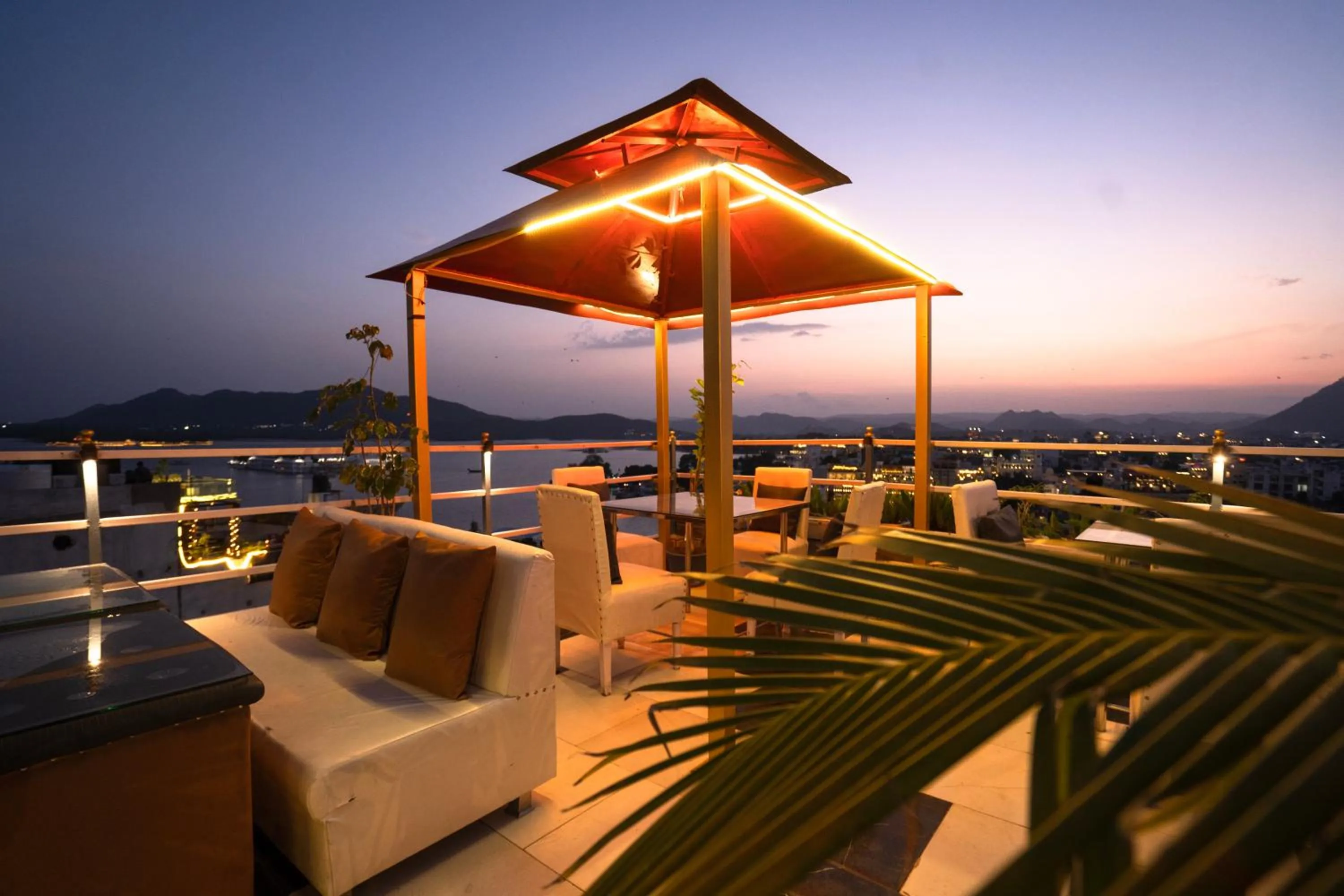 Restaurant/places to eat in The Lake View Hotel- On Lake Pichola