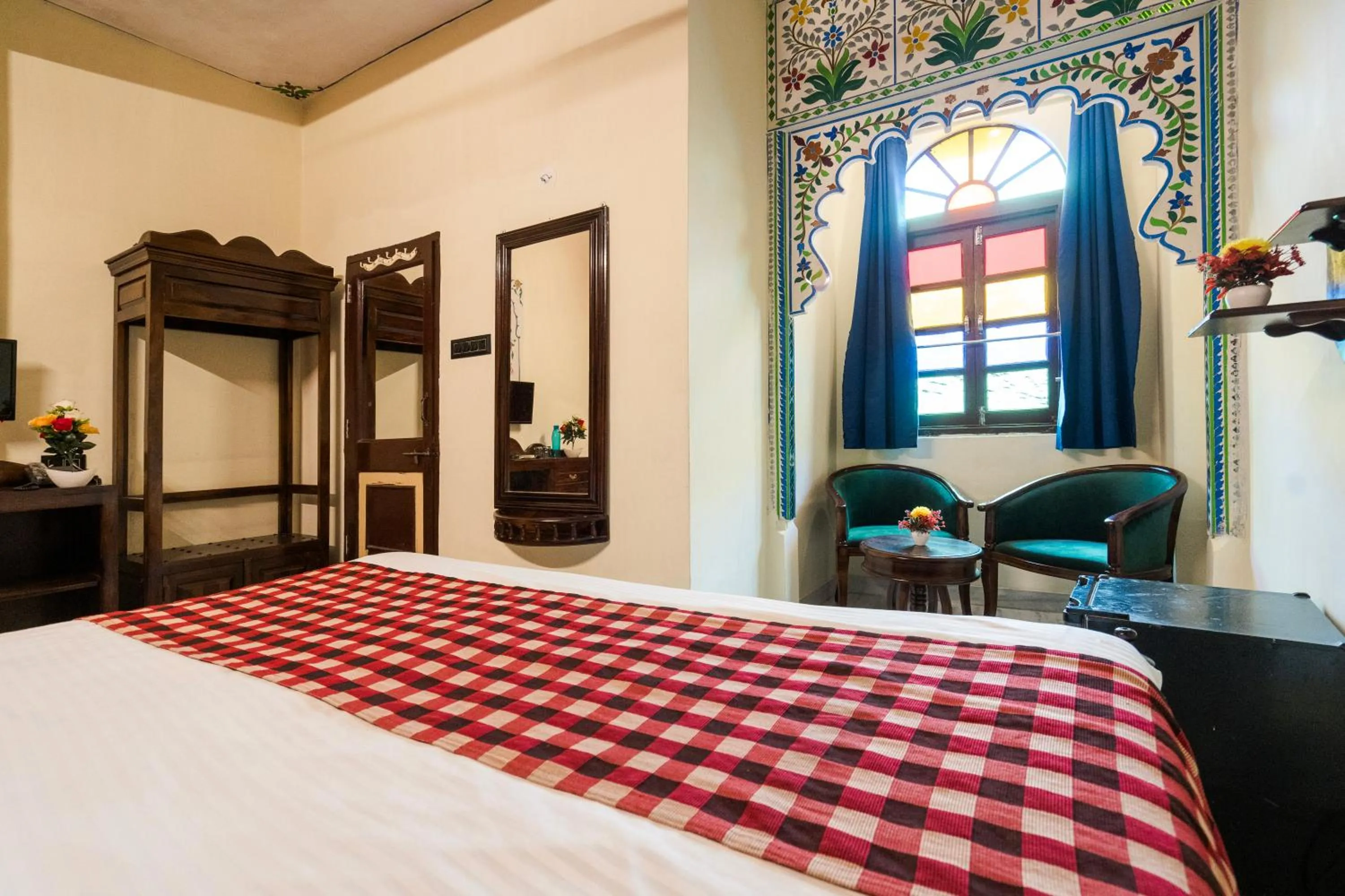 Bed in The Lake View Hotel- On Lake Pichola