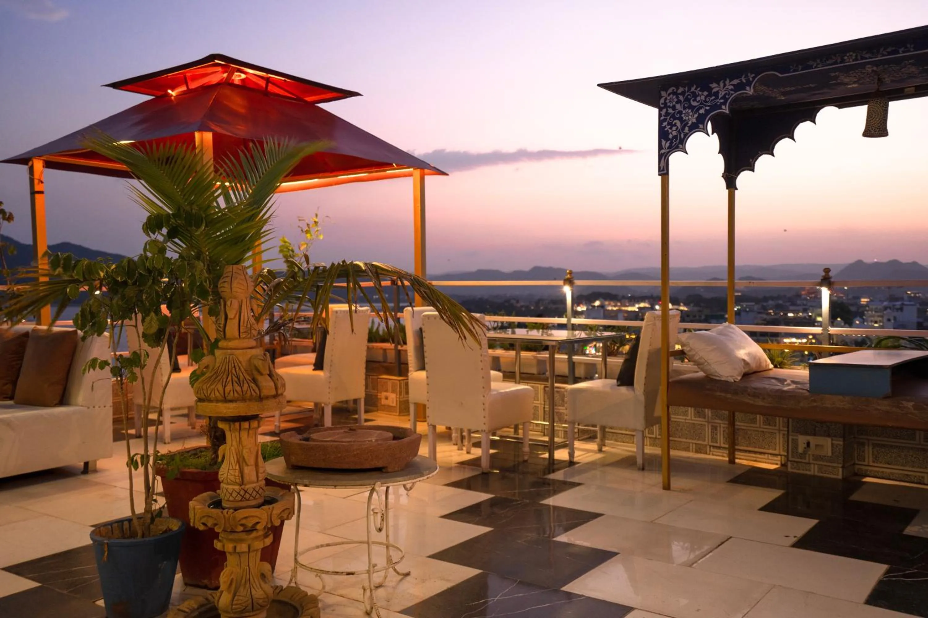 Restaurant/places to eat in The Lake View Hotel- On Lake Pichola