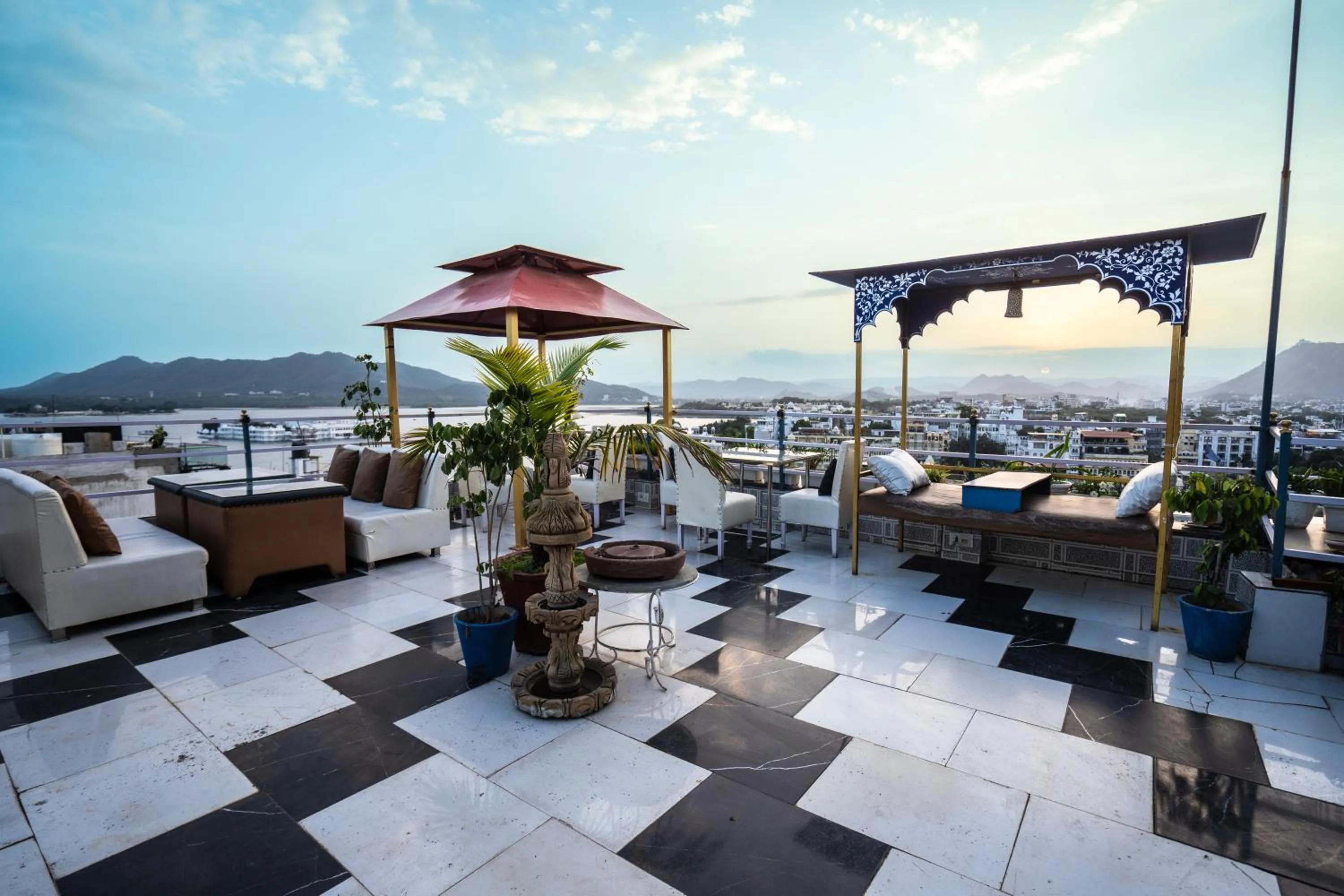 Restaurant/places to eat in The Lake View Hotel- On Lake Pichola