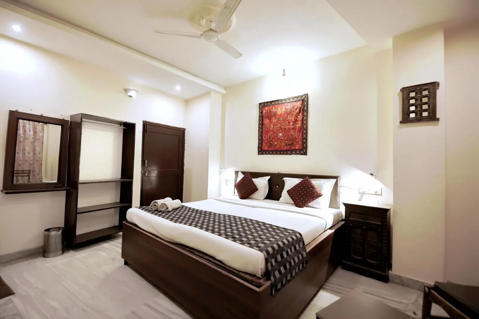 Bed in The Lake View Hotel- On Lake Pichola