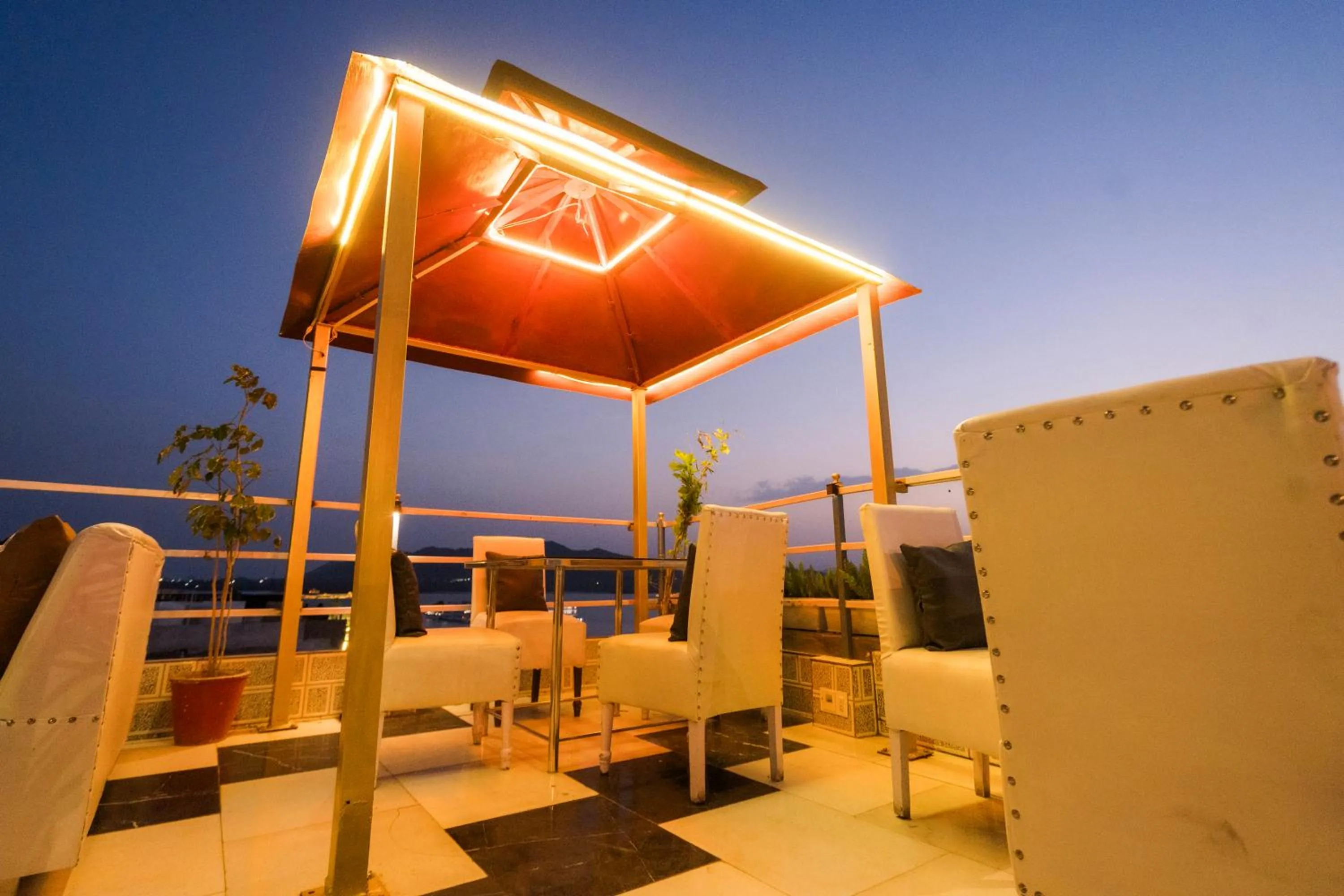 Restaurant/places to eat in The Lake View Hotel- On Lake Pichola