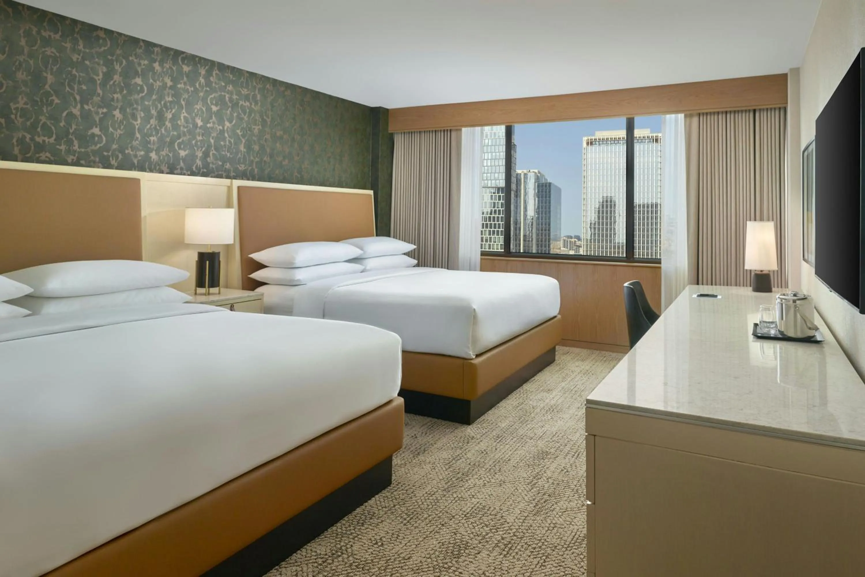 Photo of the whole room, Bed in Sheraton Grand Nashville Downtown