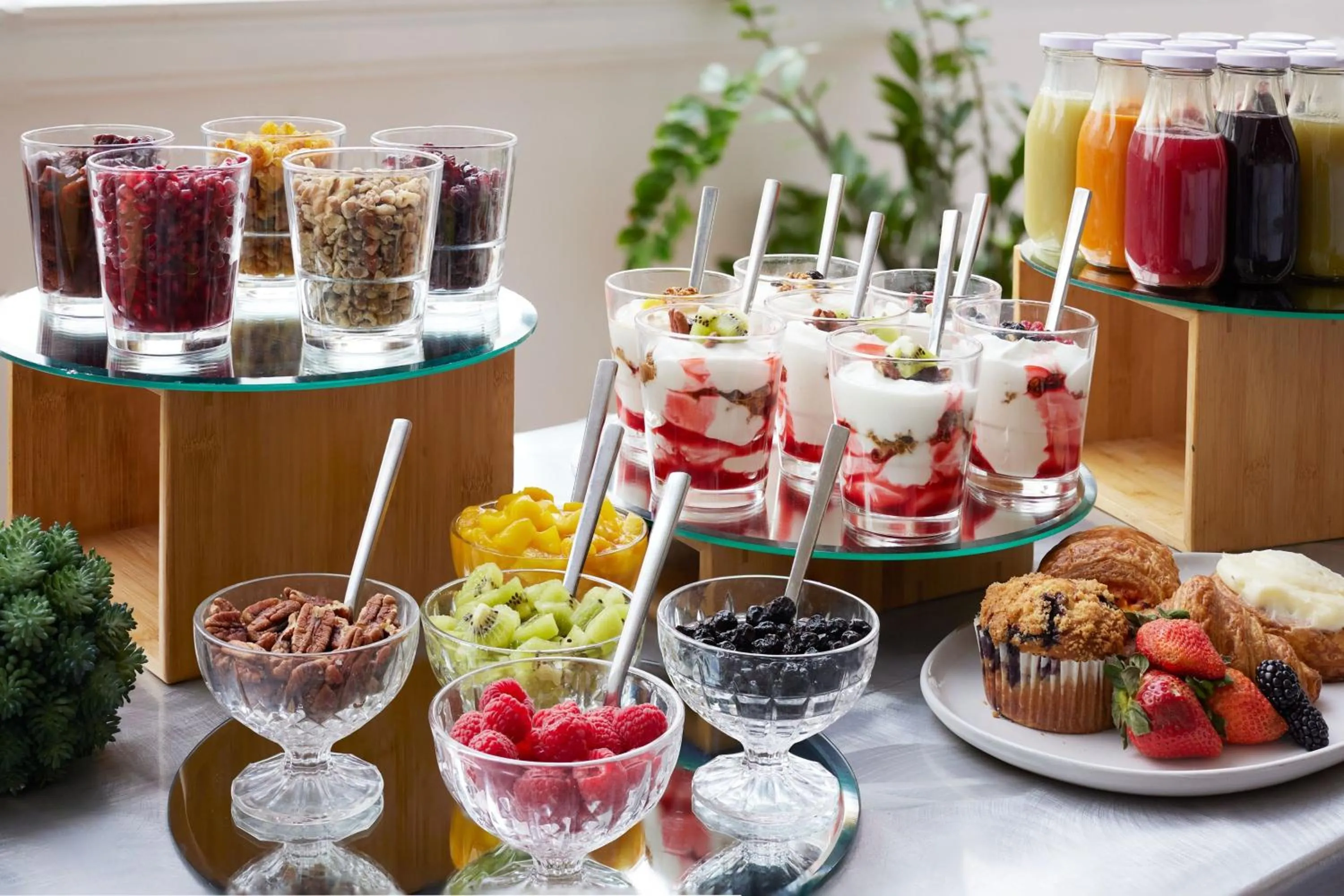 Restaurant/places to eat in Sheraton Grand Nashville Downtown