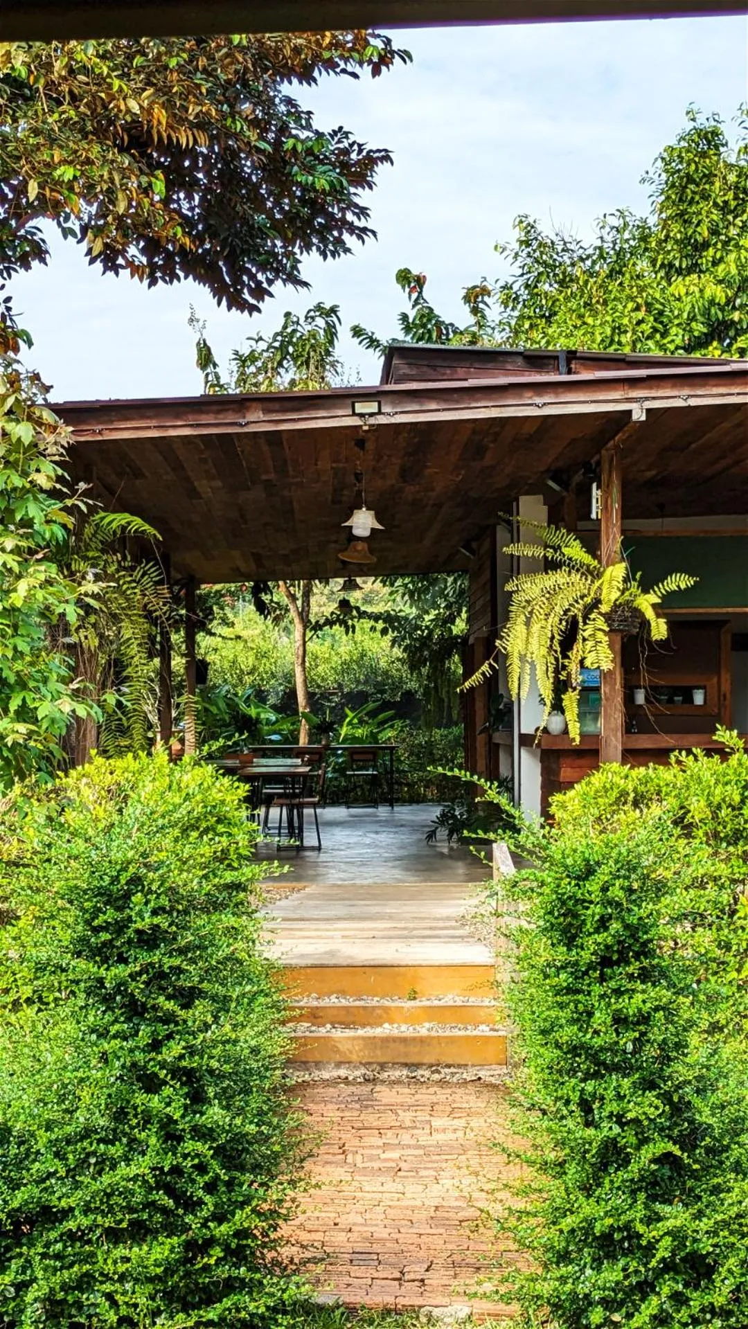 Restaurant/places to eat in Sirita