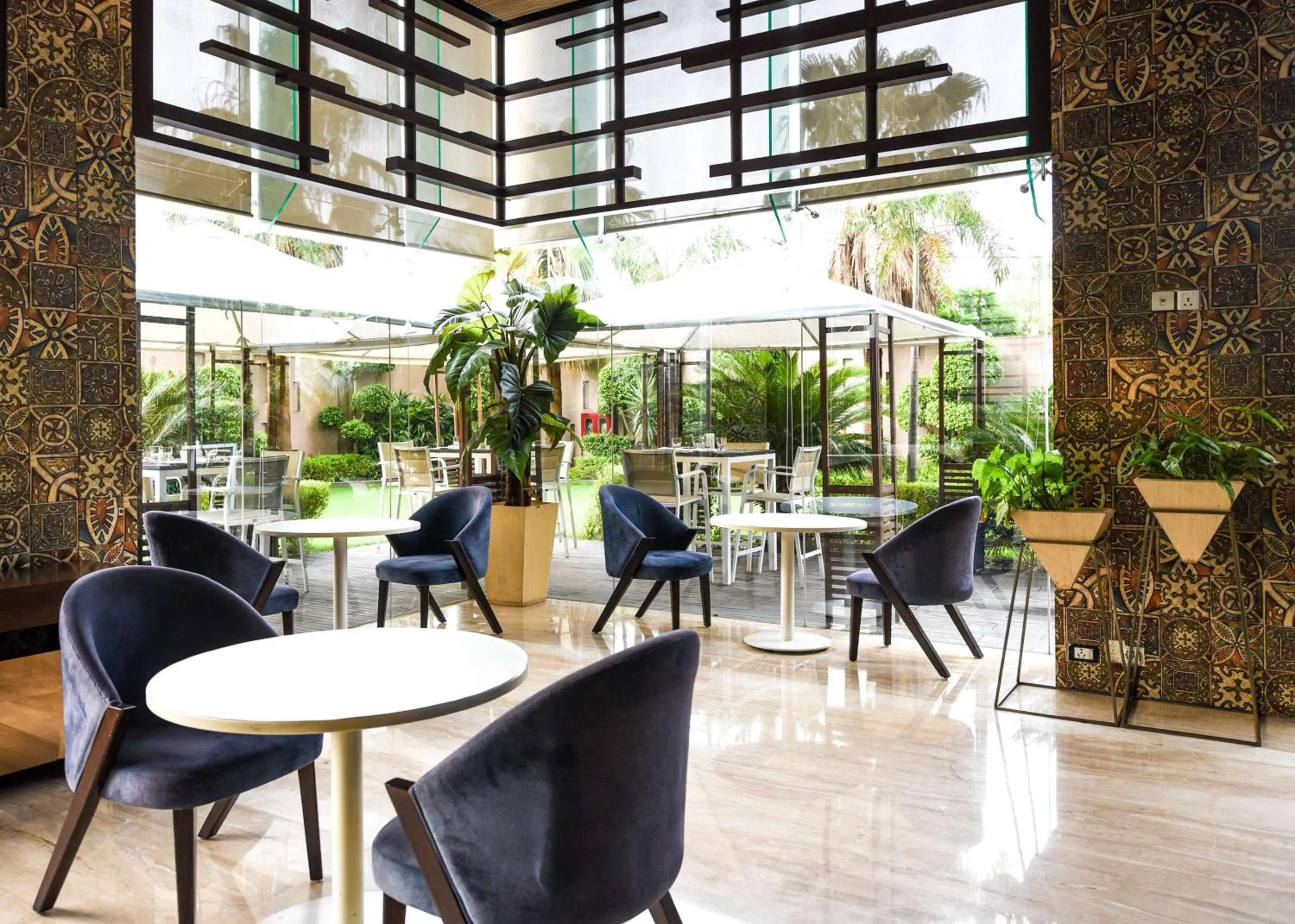 Restaurant/places to eat in DoubleTree by Hilton Gurugram Baani Square