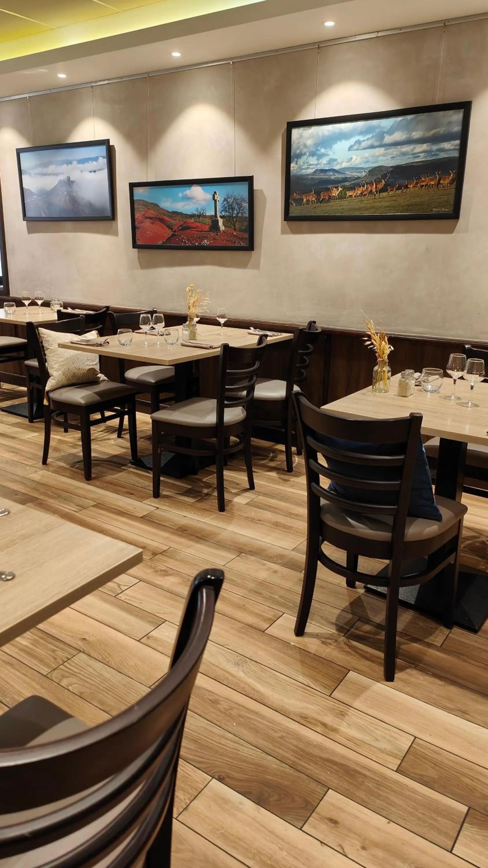 Restaurant/places to eat in Hotel Le Pont Neuf