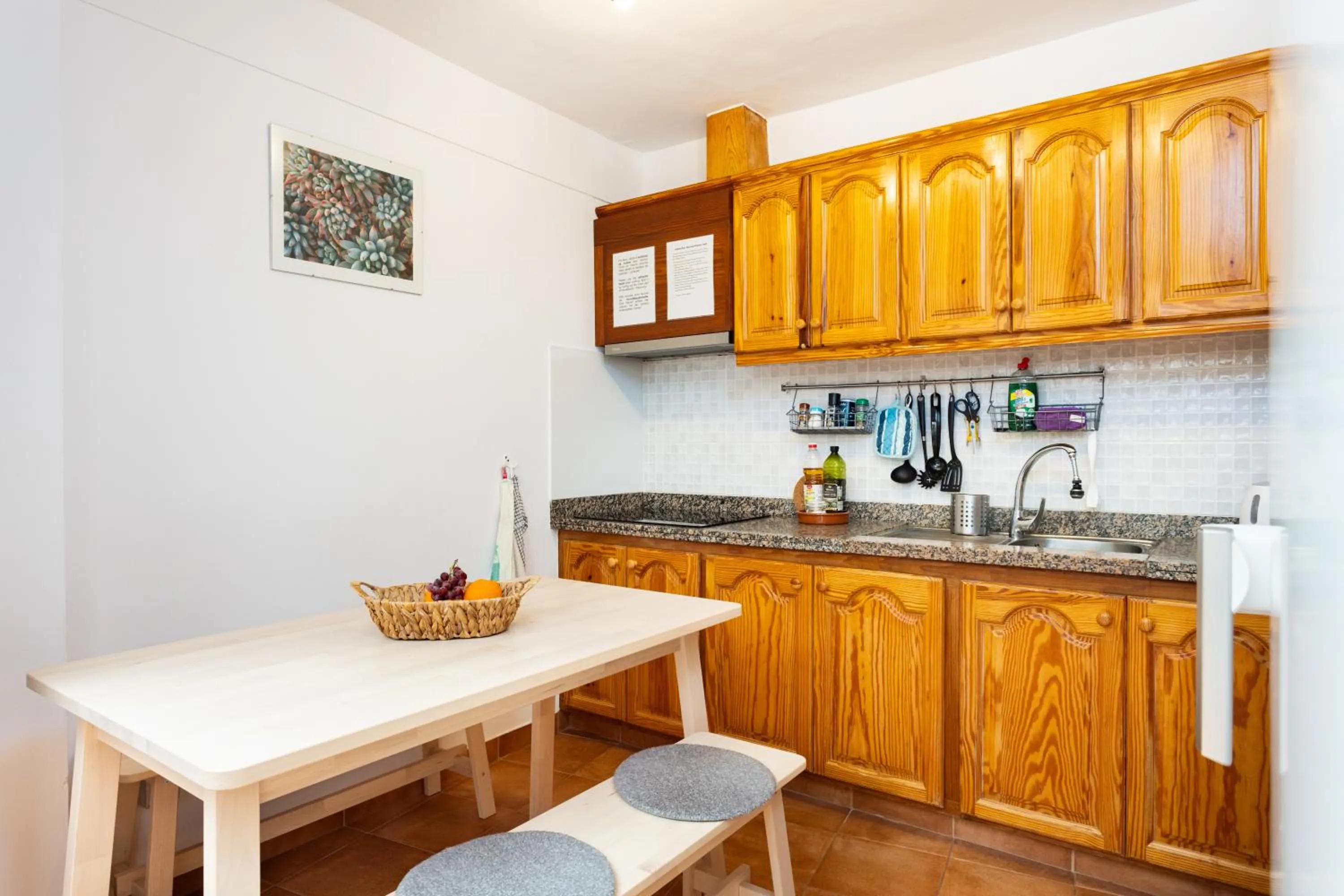 Kitchen or kitchenette in Tabaiba Guesthouse
