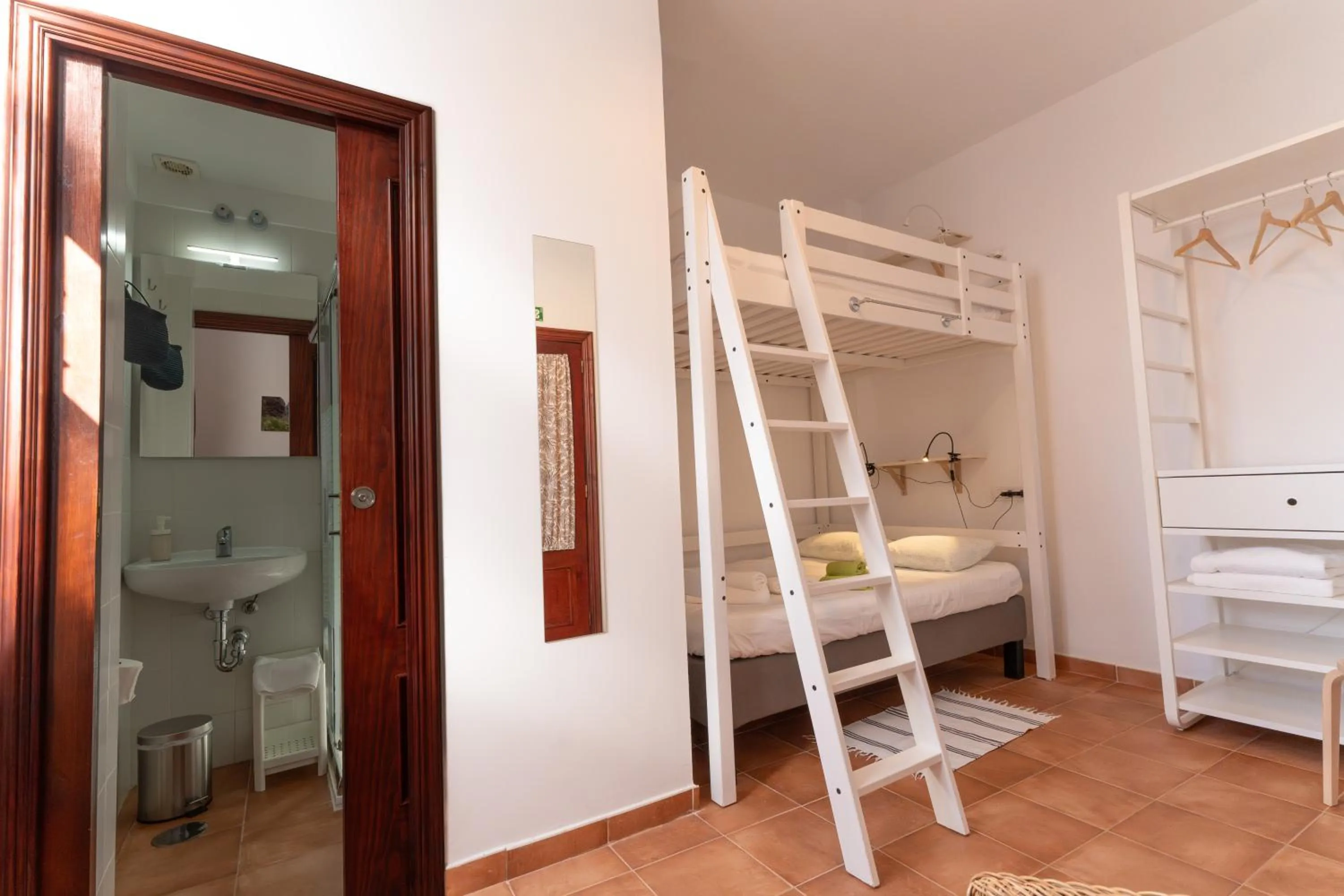 Shower, Bed in Tabaiba Guesthouse