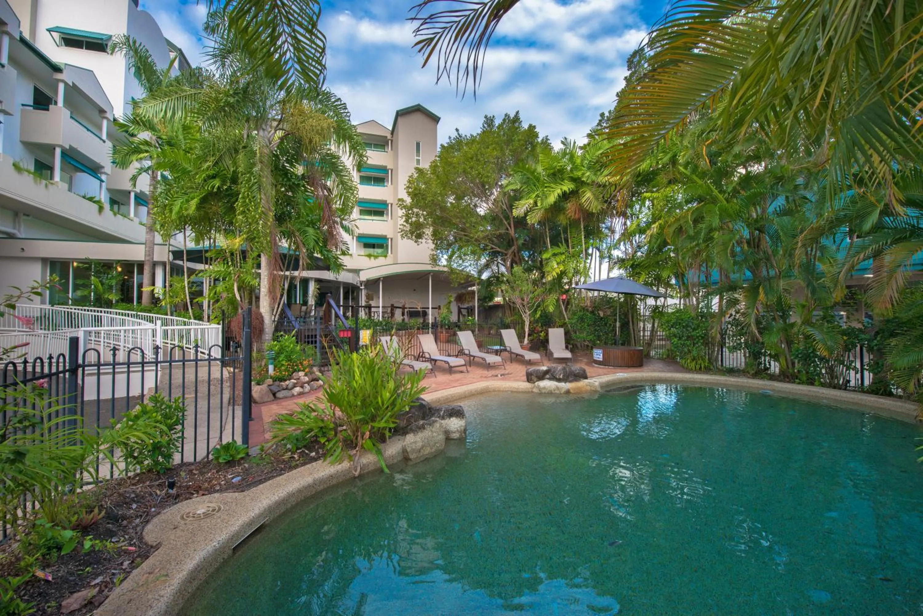 Swimming pool in Cairns Sheridan Hotel