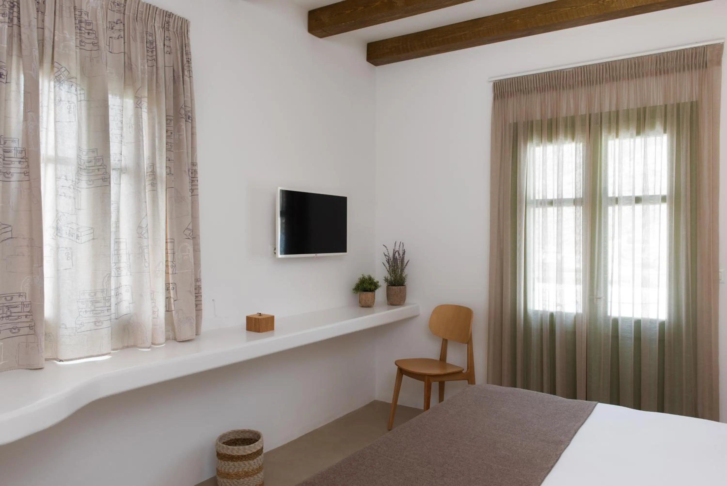 Bedroom, Bed in Xerolithia