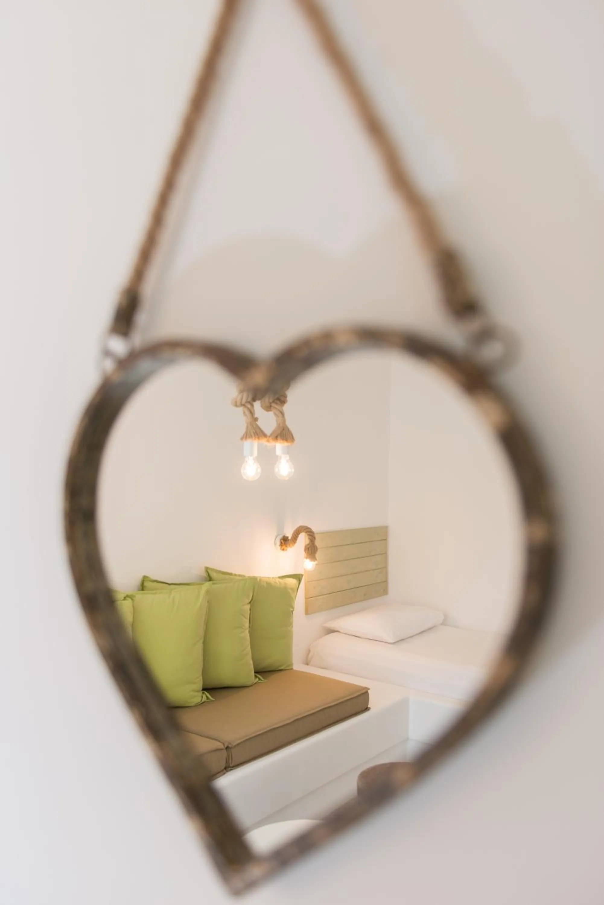 Photo of the whole room in Xerolithia