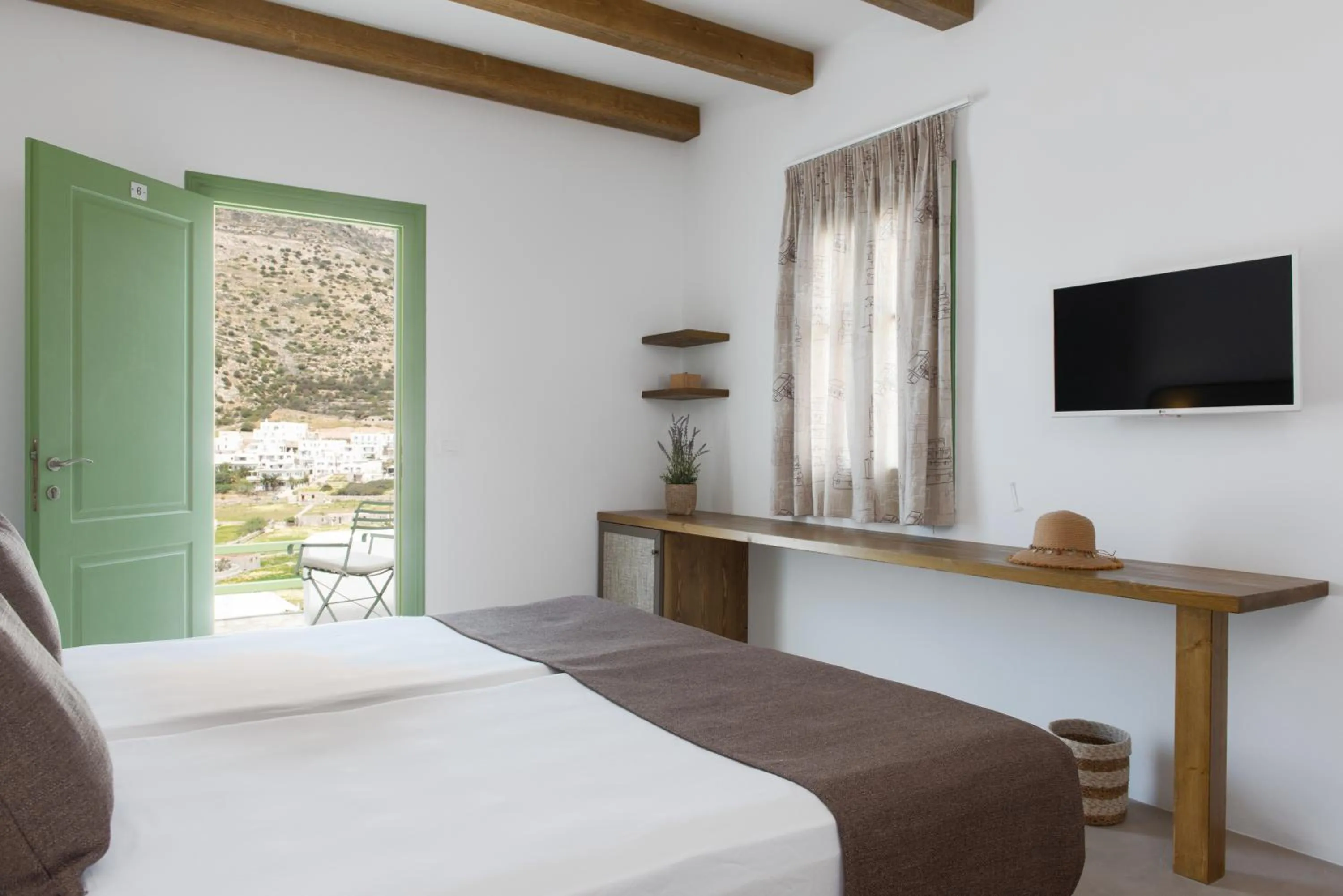 Bedroom, Bed in Xerolithia