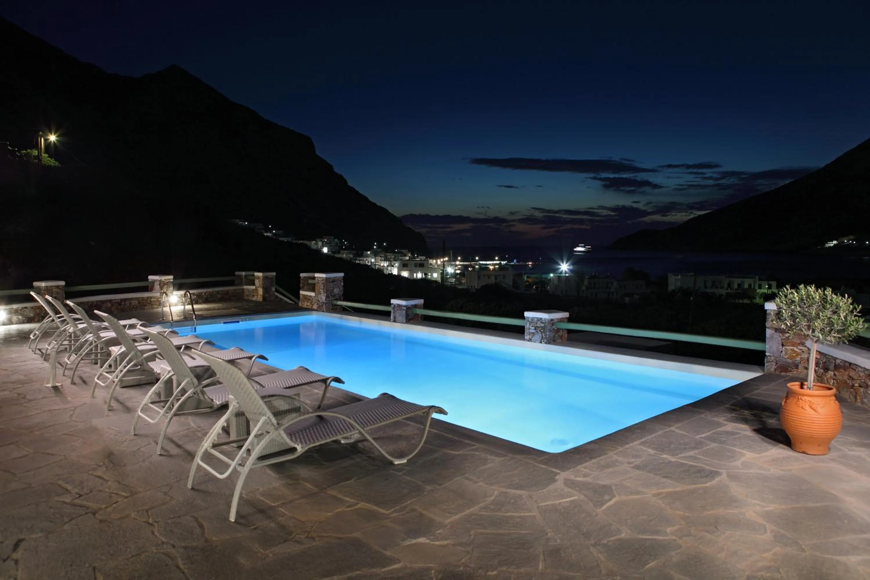 Swimming pool in Xerolithia