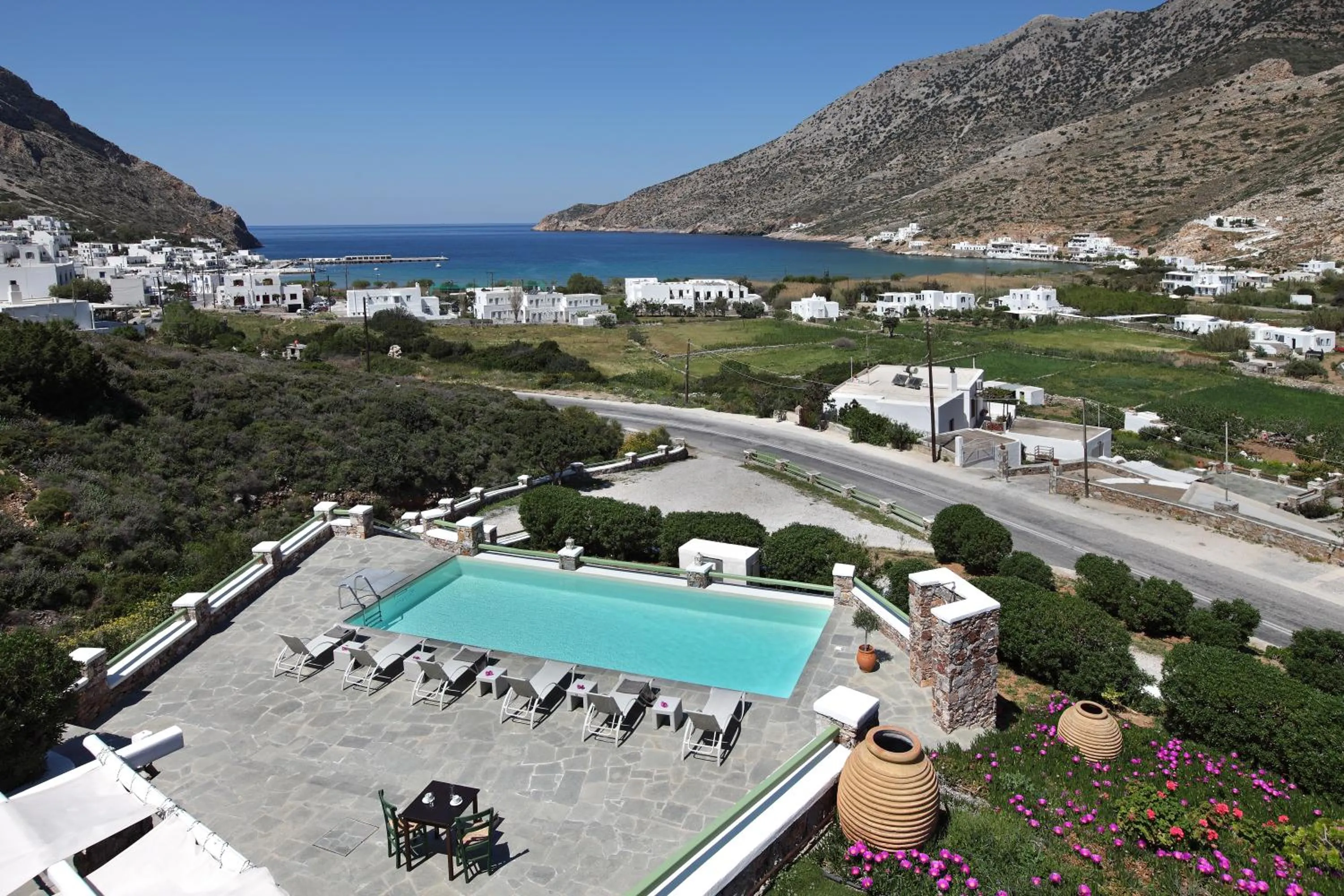 Bird's eye view in Xerolithia