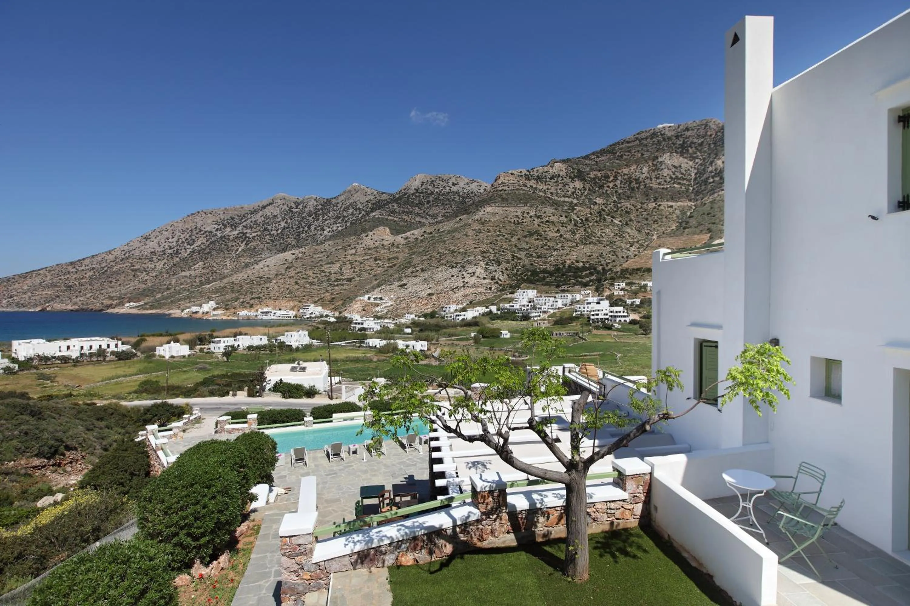 Bird's eye view in Xerolithia