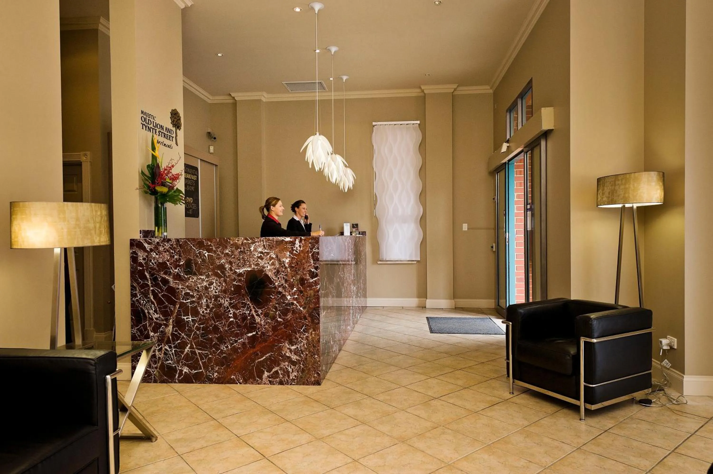 Lobby or reception in Majestic Old Lion Apartments