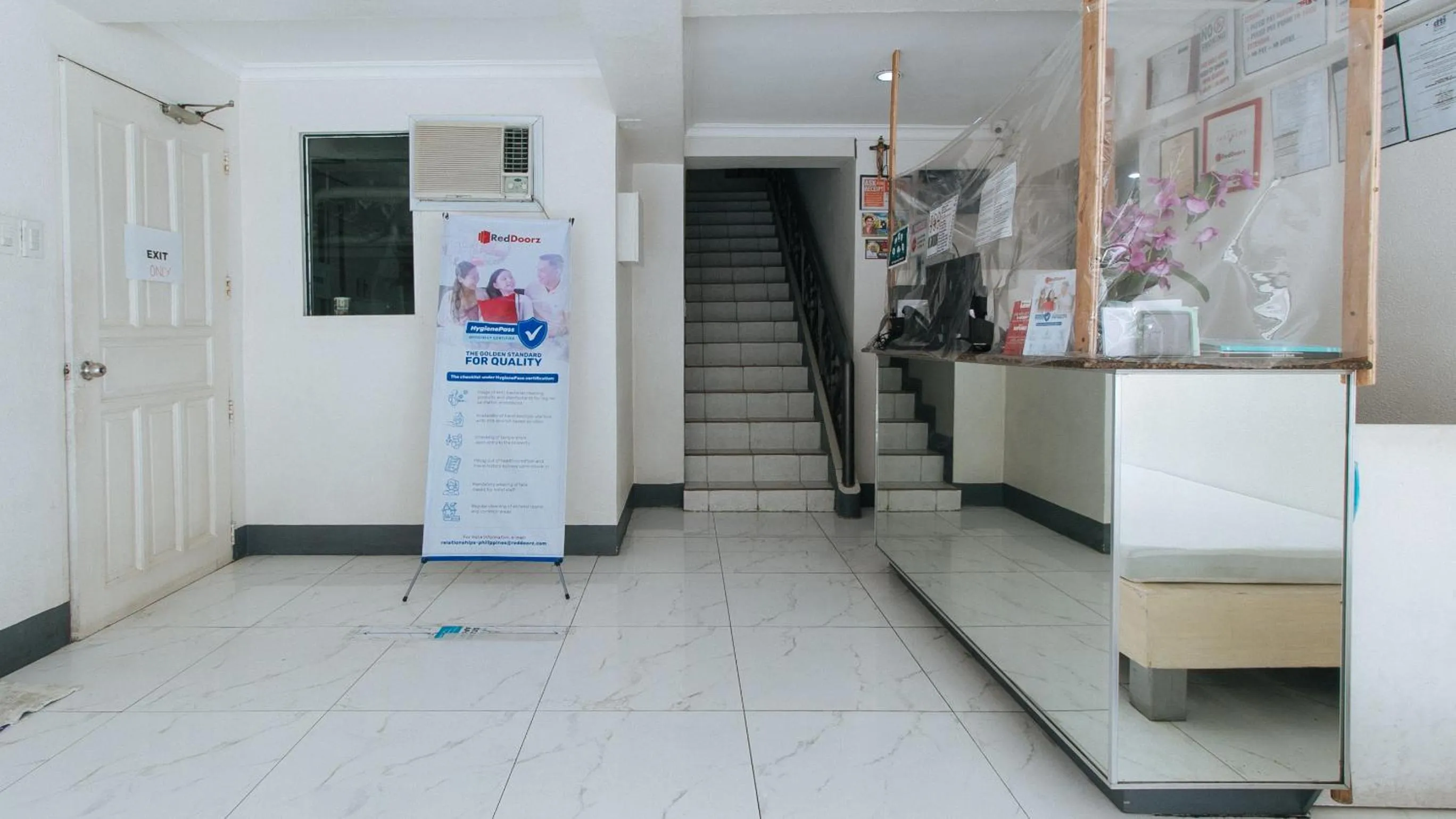 Lobby or reception in RedDoorz at Samat Mandaluyong