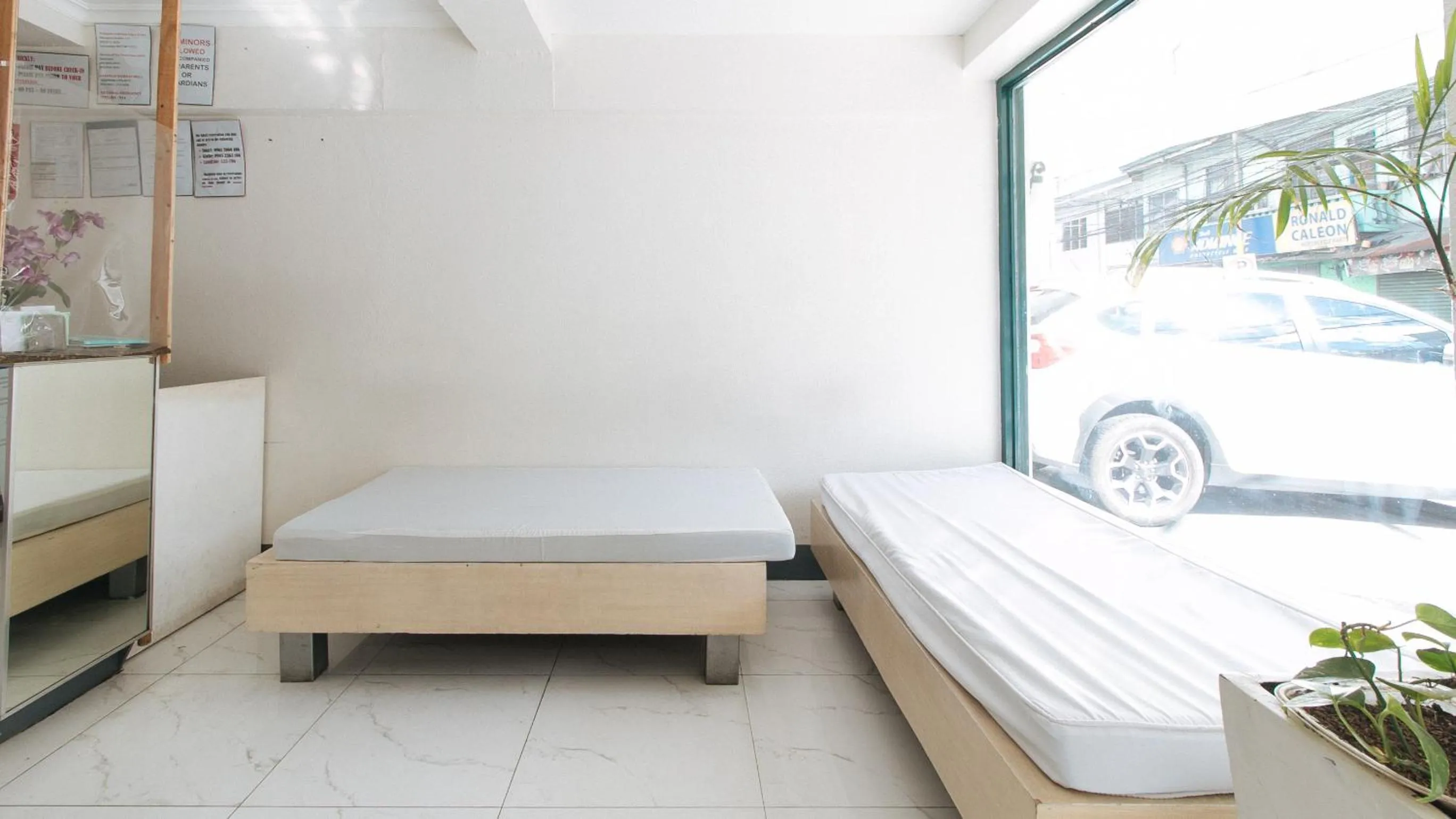 Lobby or reception, Bed in RedDoorz at Samat Mandaluyong