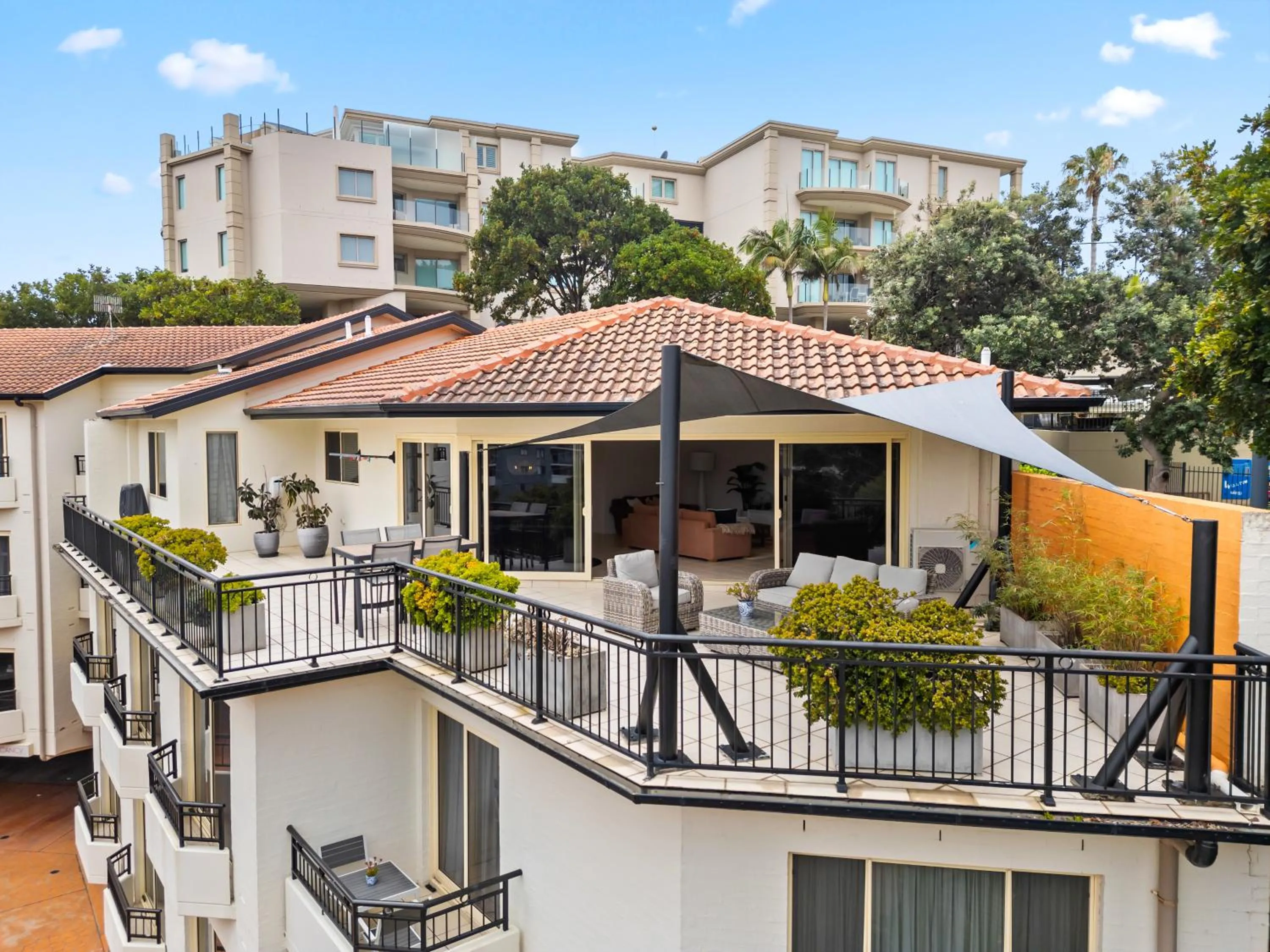 Balcony/Terrace in Terrigal Sails Serviced Apartments