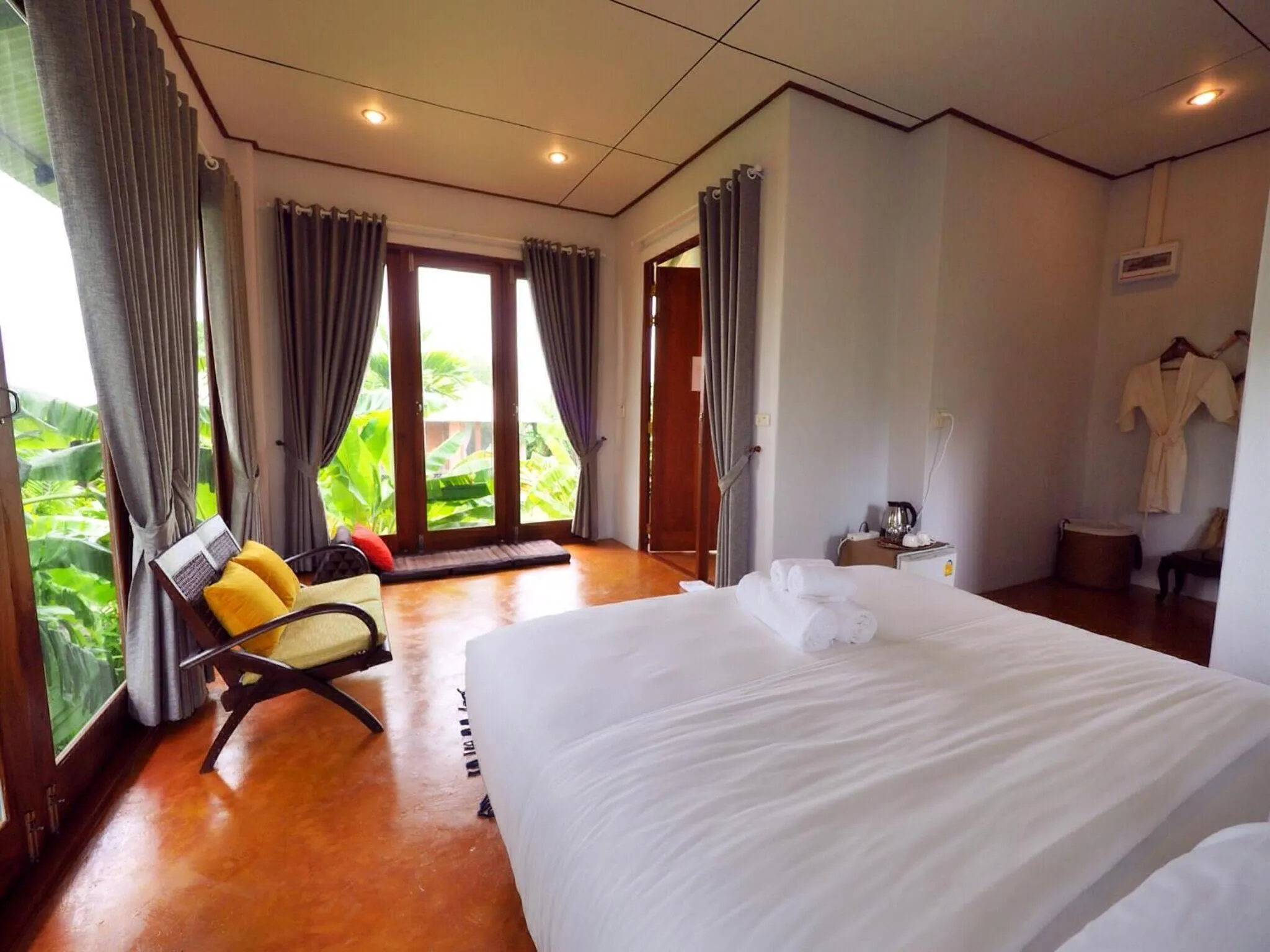 Photo of the whole room, Bed in BaanSuk Sukhothai Resort