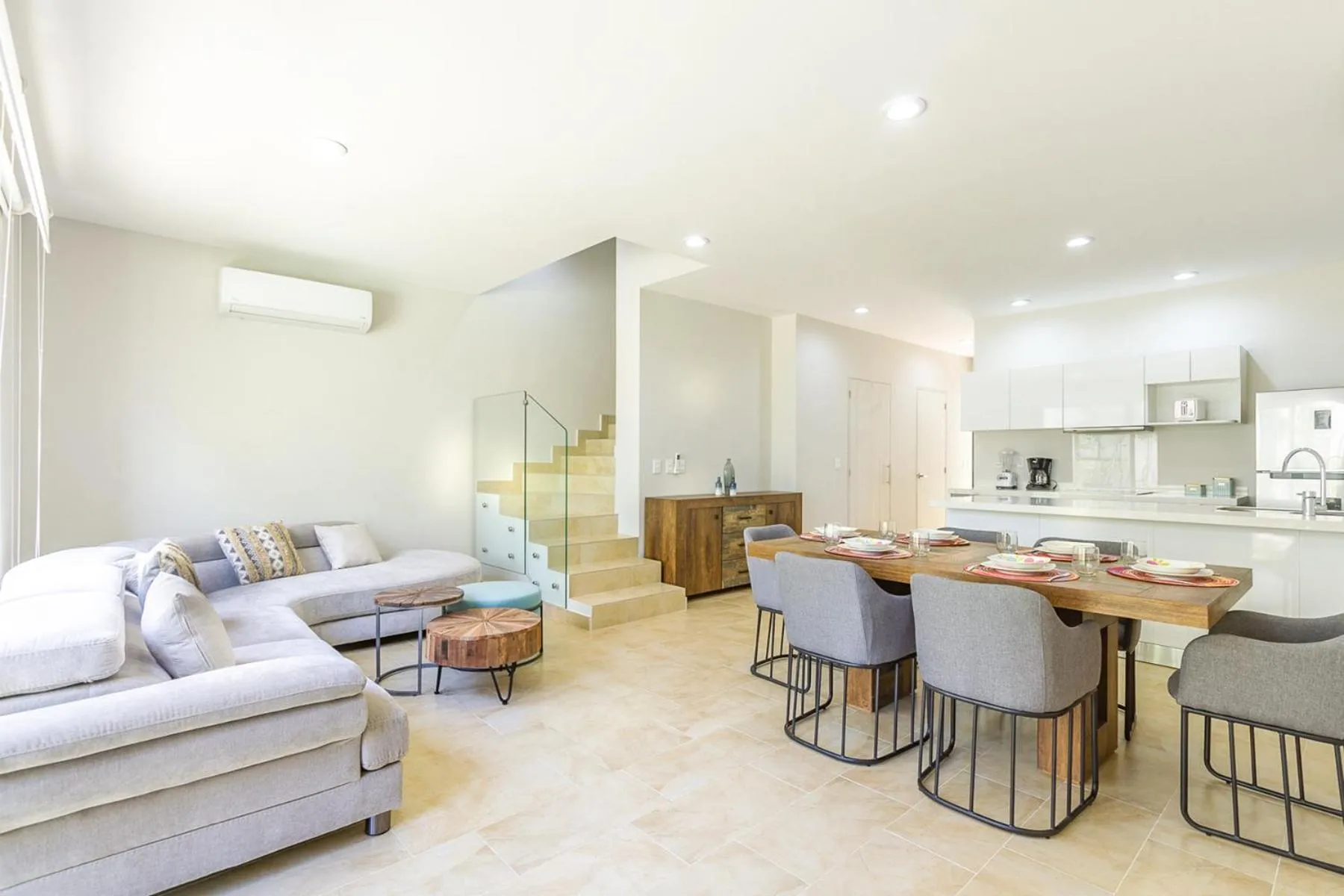 Seating area in Ciudad Mayakoba Homes by Vimex