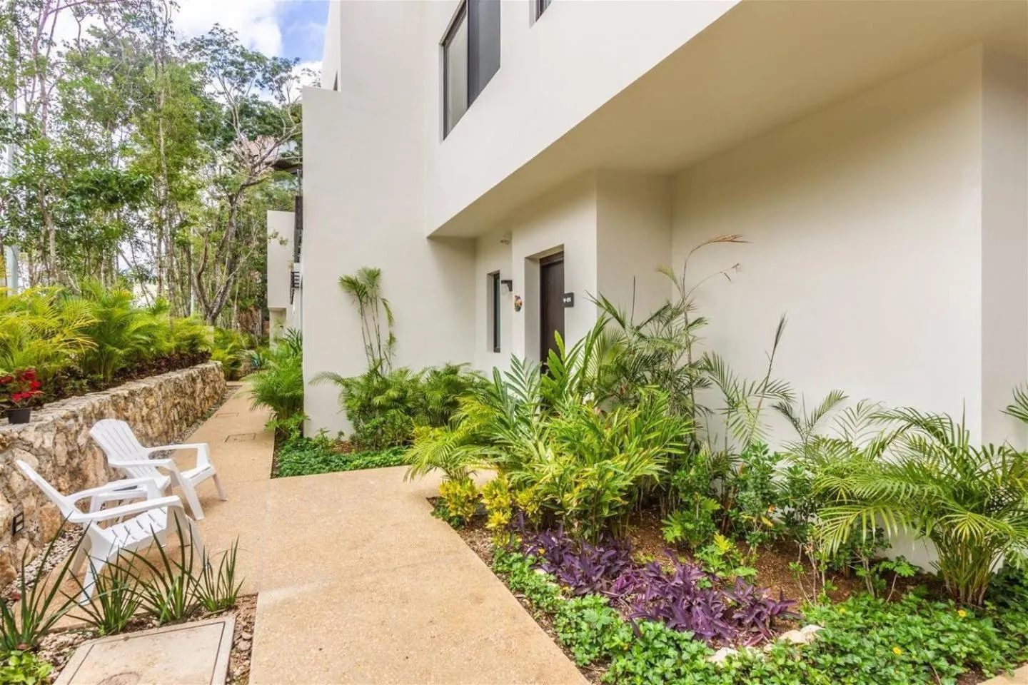 Garden in Ciudad Mayakoba Homes by Vimex
