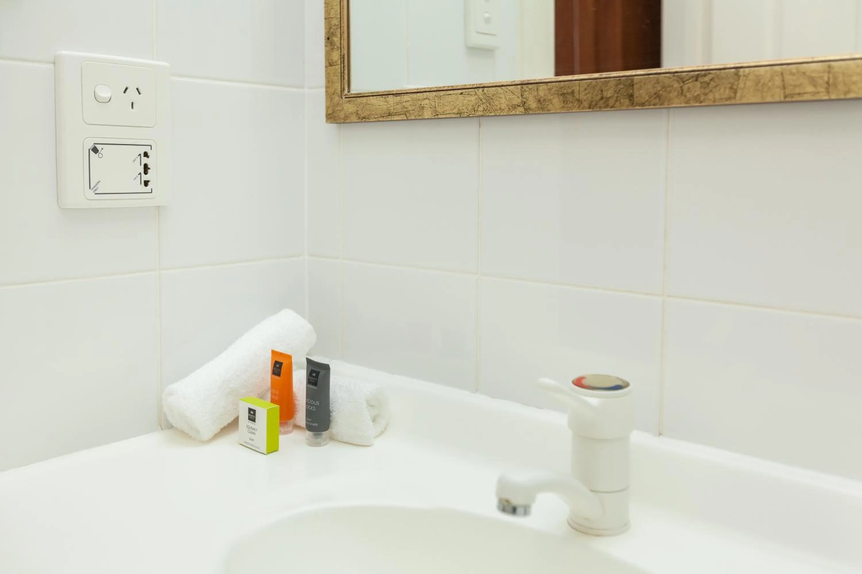 Bathroom in Majestic Tynte Street Apartments