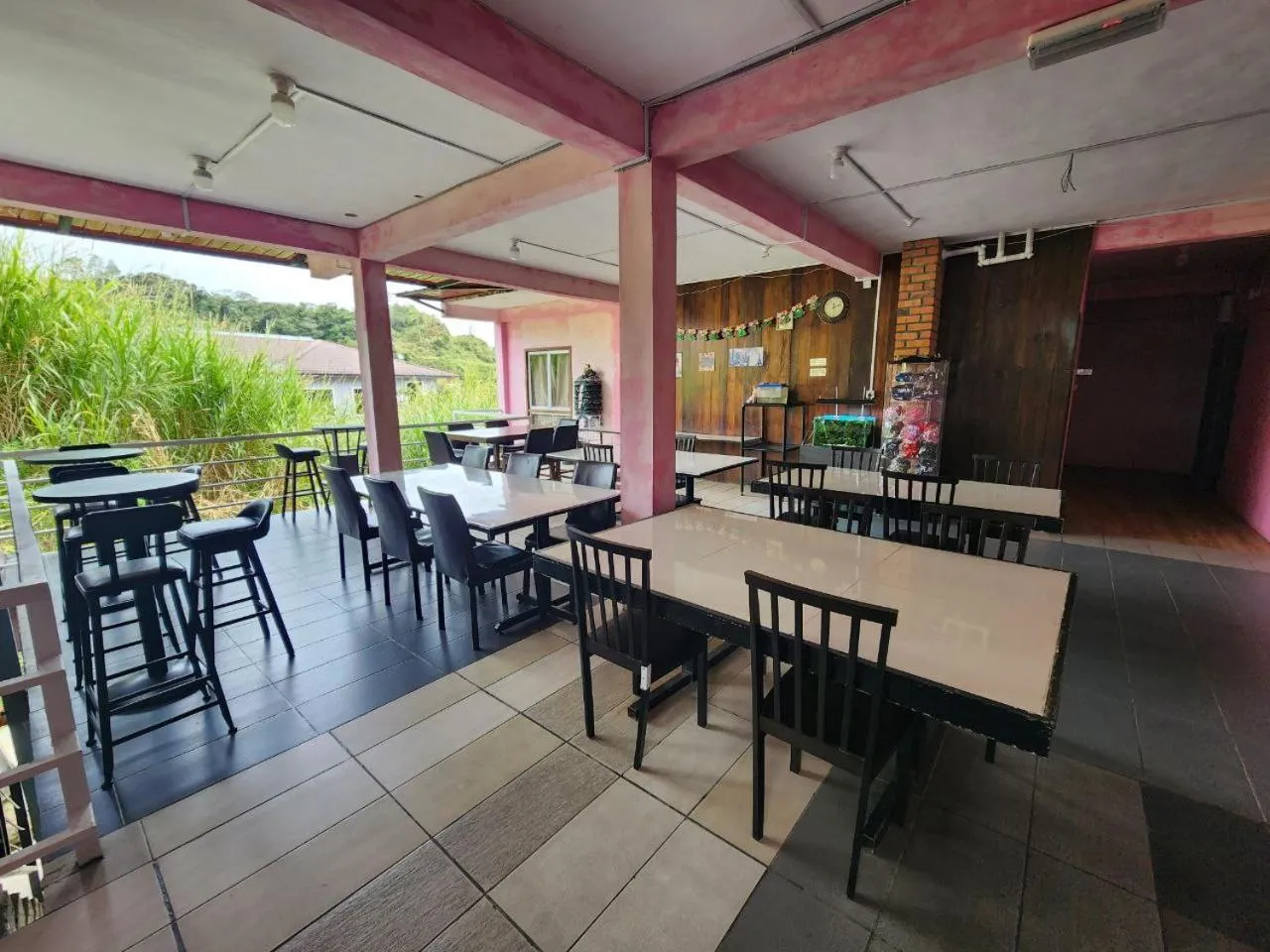 Restaurant/places to eat in Kupi-Kupi & Stay