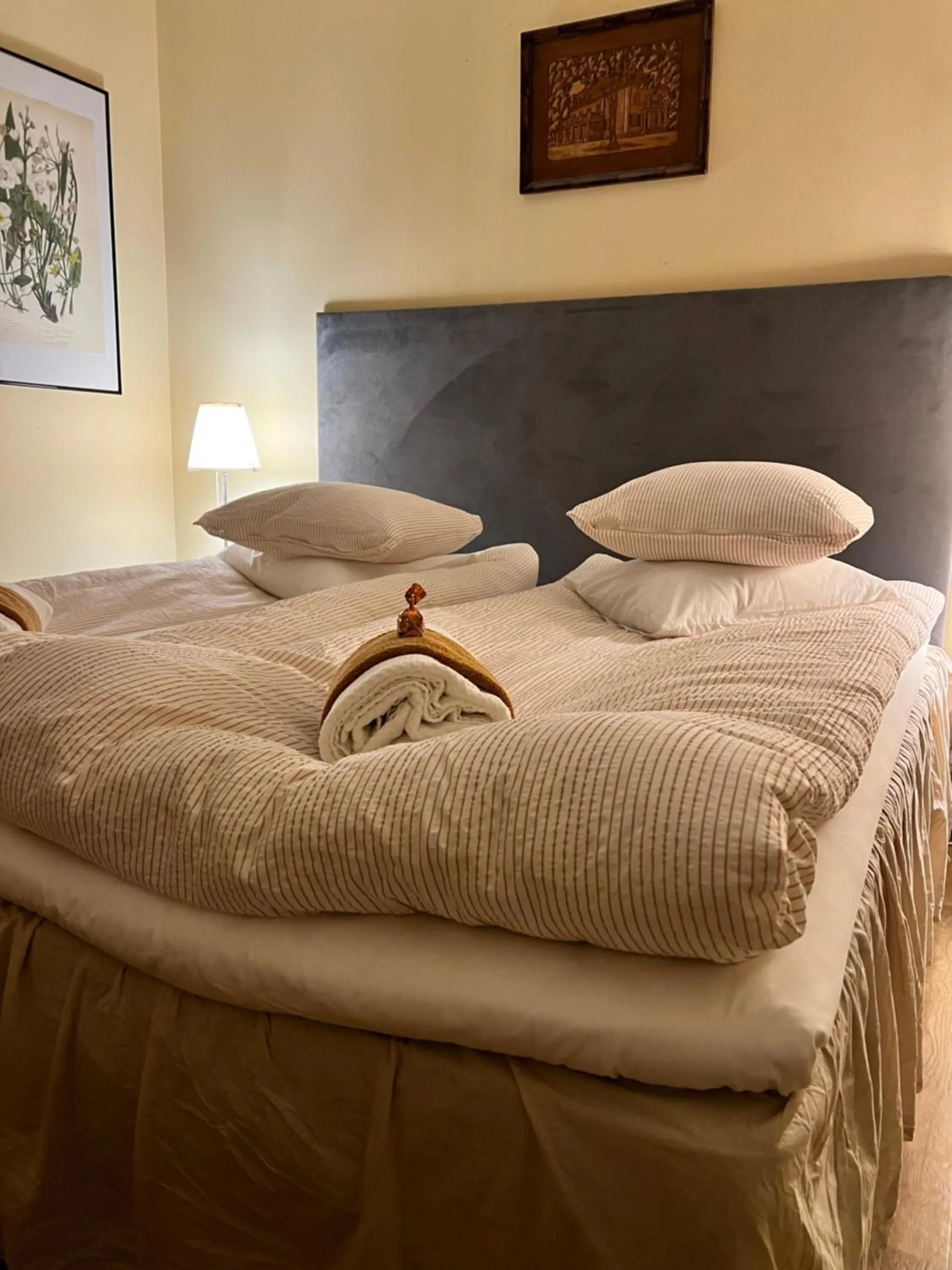 Bed in Sköna Rum Fryksta