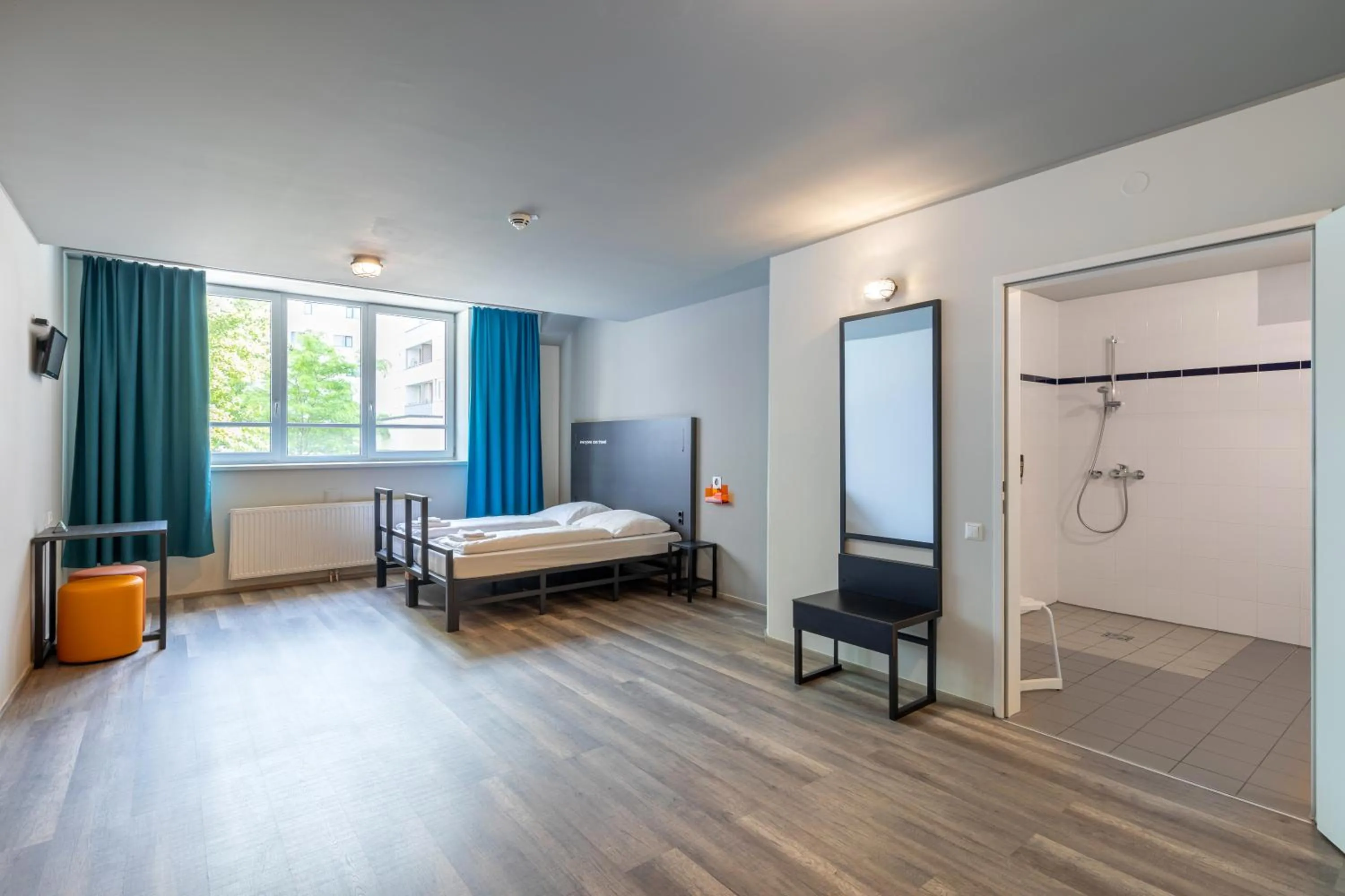 Photo of the whole room, Bed in a&o Wien Hauptbahnhof