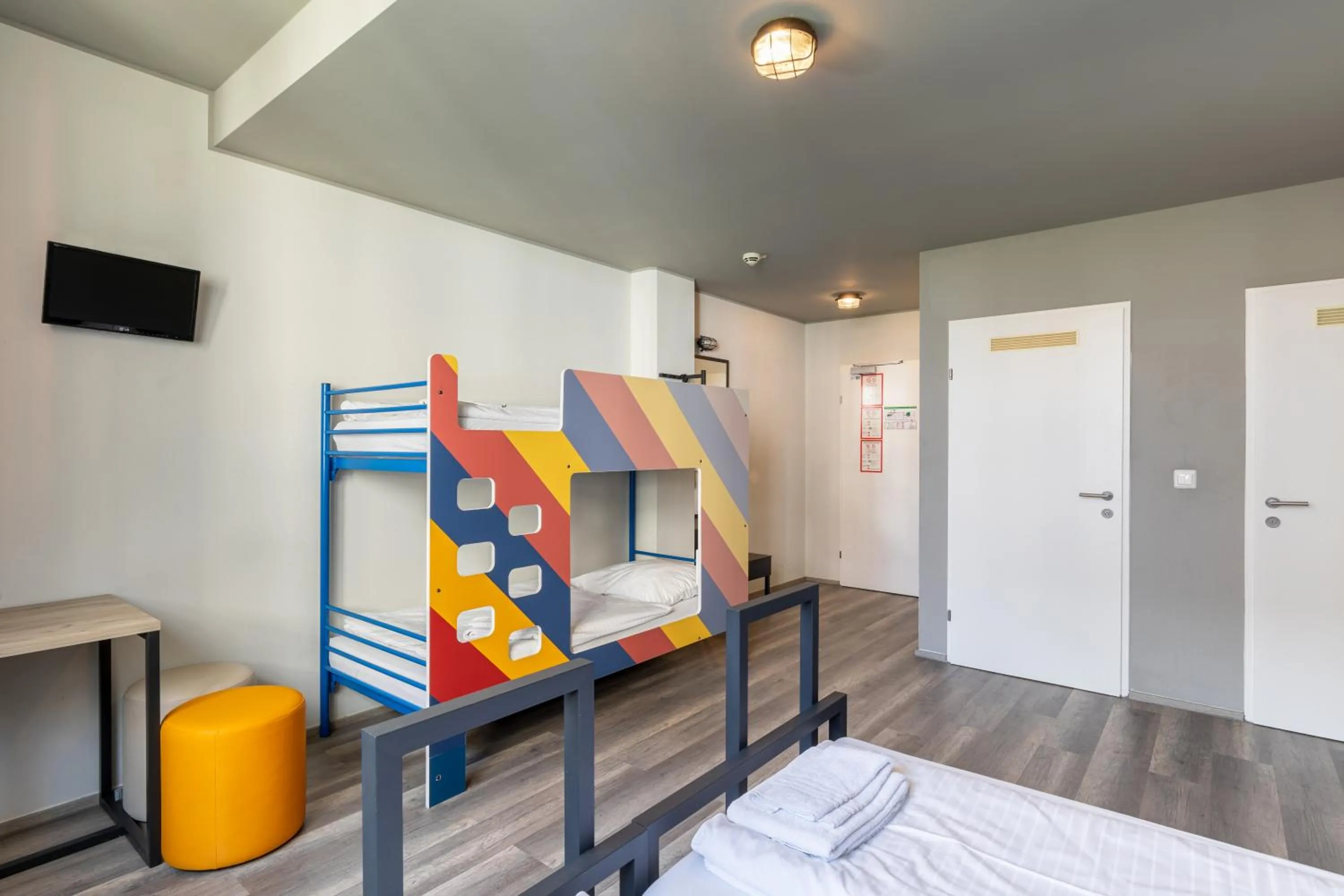 Photo of the whole room, Bed in a&o Wien Hauptbahnhof