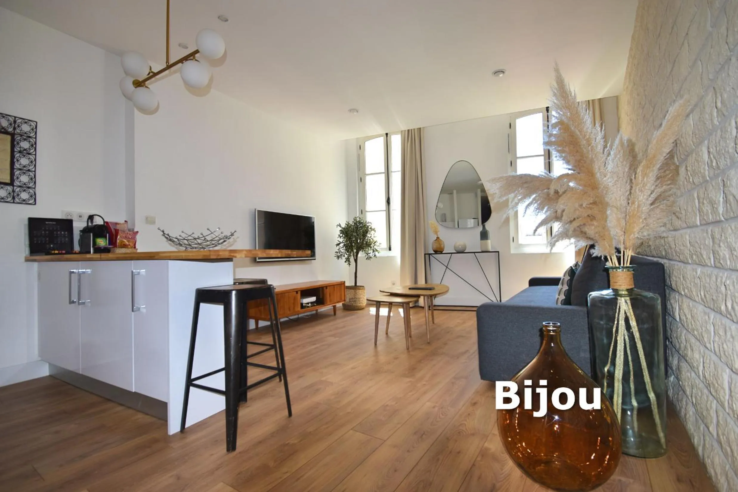 TV and multimedia in Les Appartements du Vieux Port