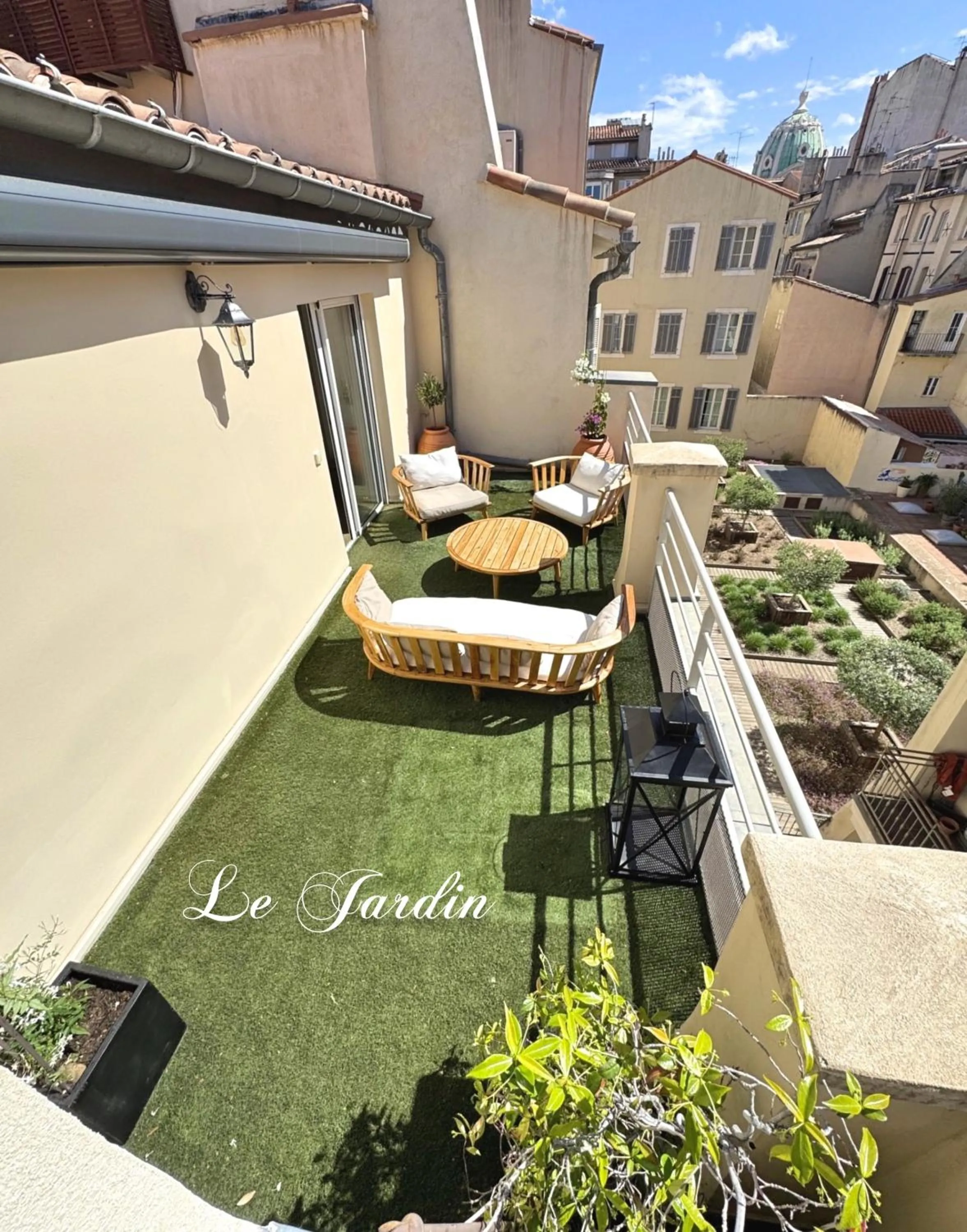 Patio in Les Appartements du Vieux Port