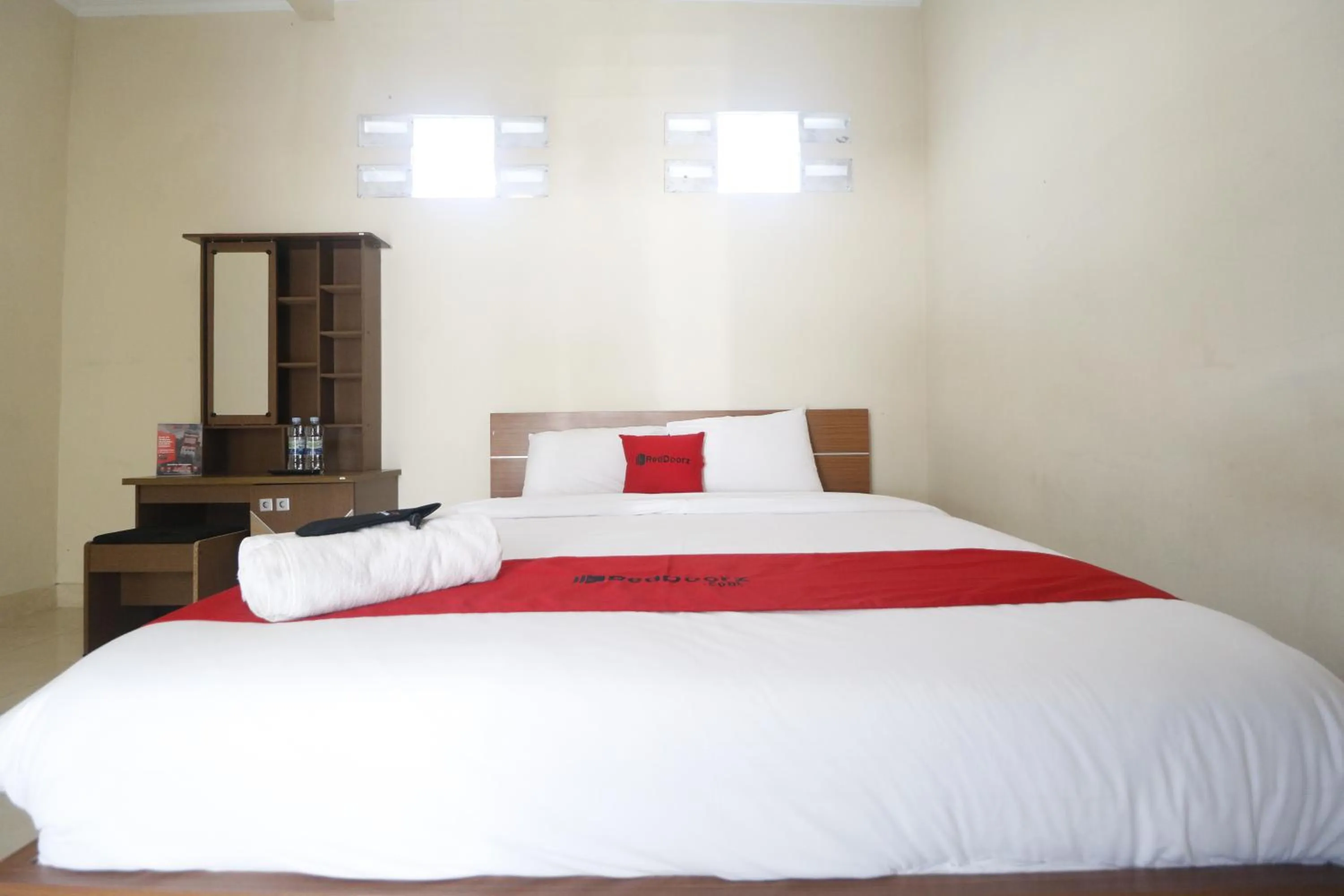 Bedroom, Bed in RedDoorz Plus @ Jalan Parangtritis 2