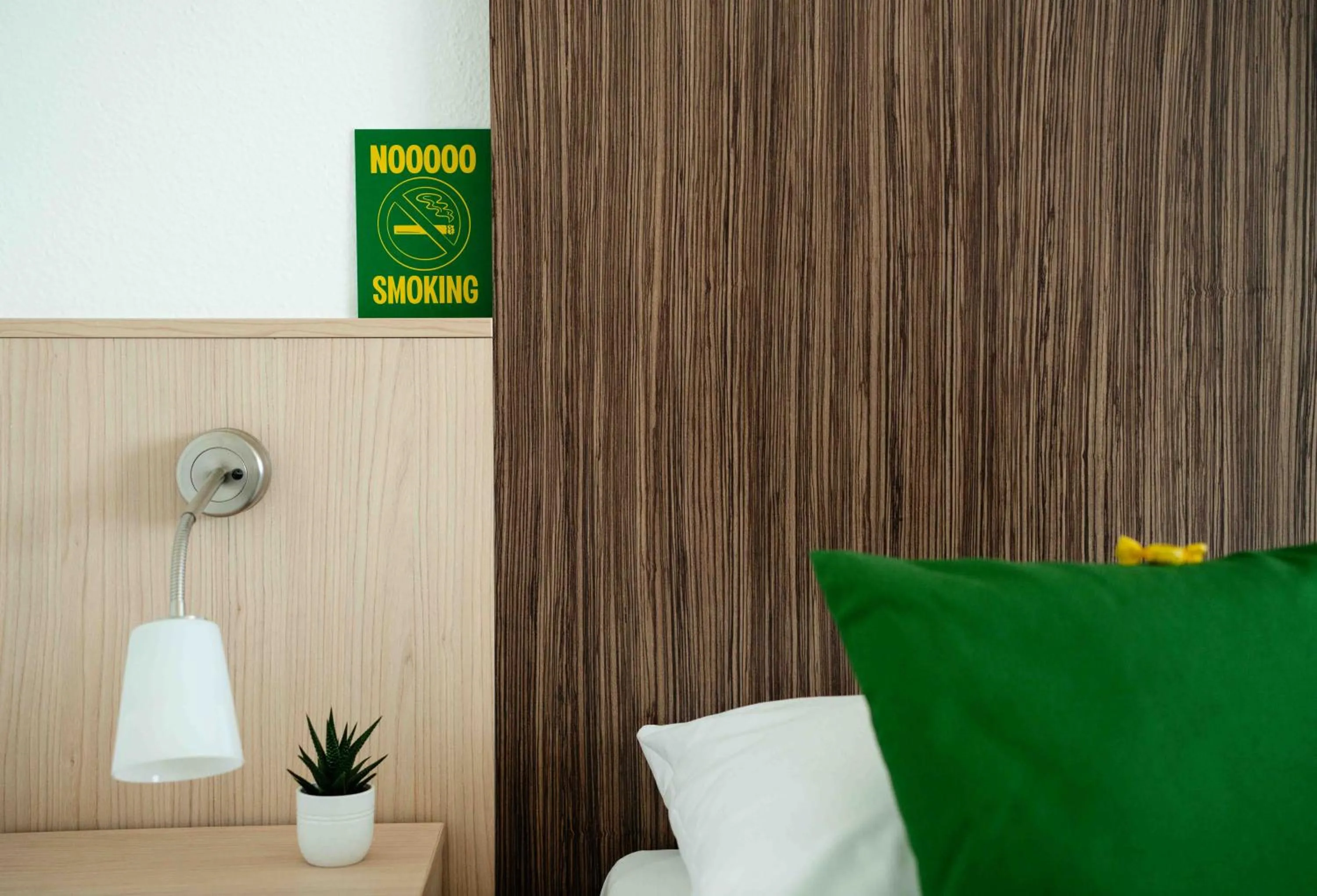 Bed in SLEEEP Hotel Vösendorf