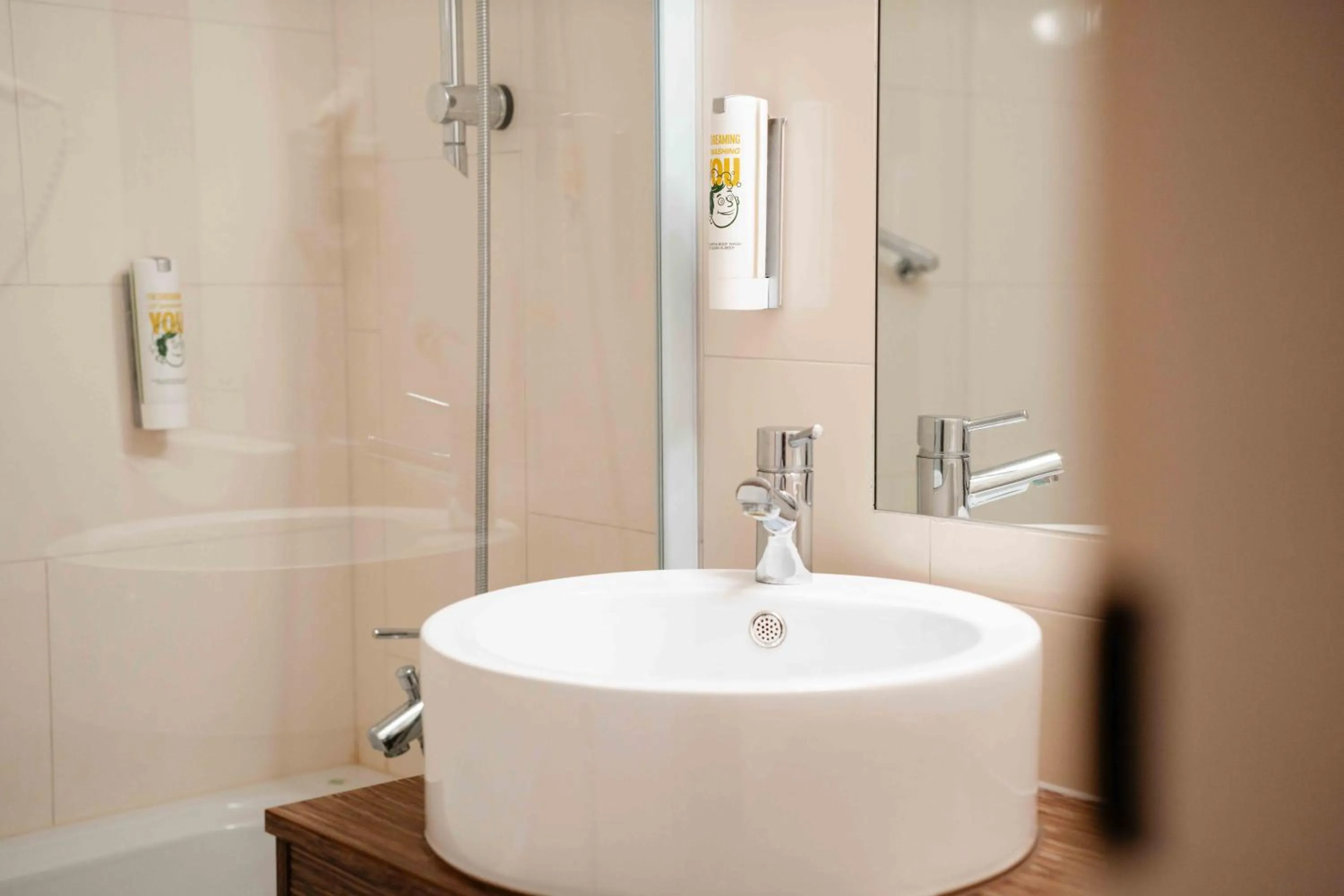 Bathroom in SLEEEP Hotel Vösendorf