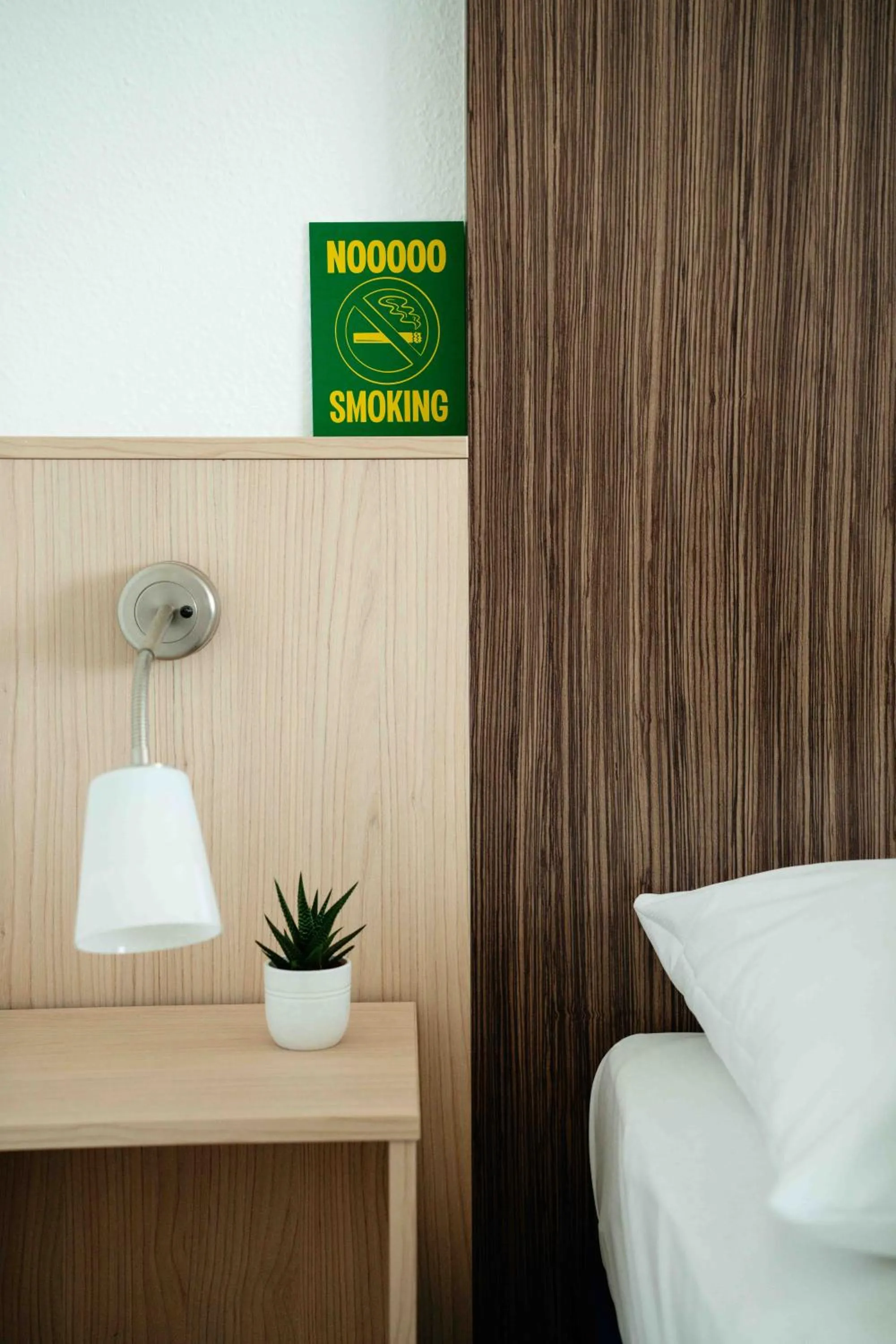 Bed in SLEEEP Hotel Vösendorf